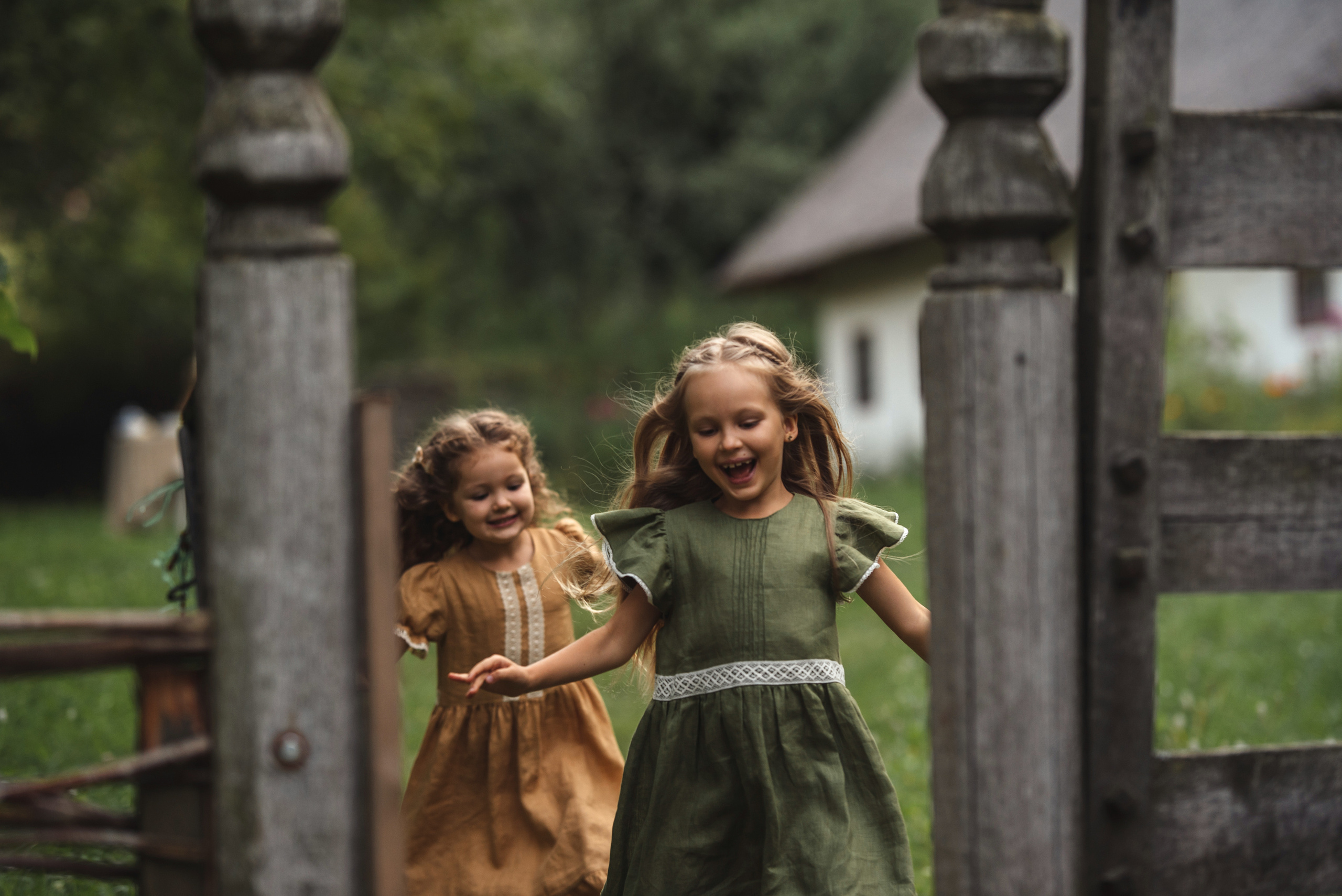 Tea Time in the Garden. Tatiana Malysheva — family photographer and videographer in Valencia, Spain