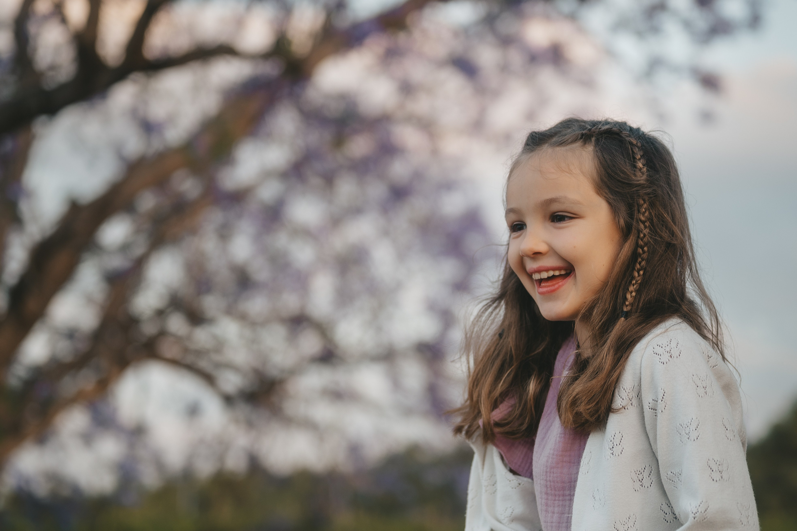 Jacaranda flowers. Tatiana Malysheva — family photographer and videographer in Valencia, Spain