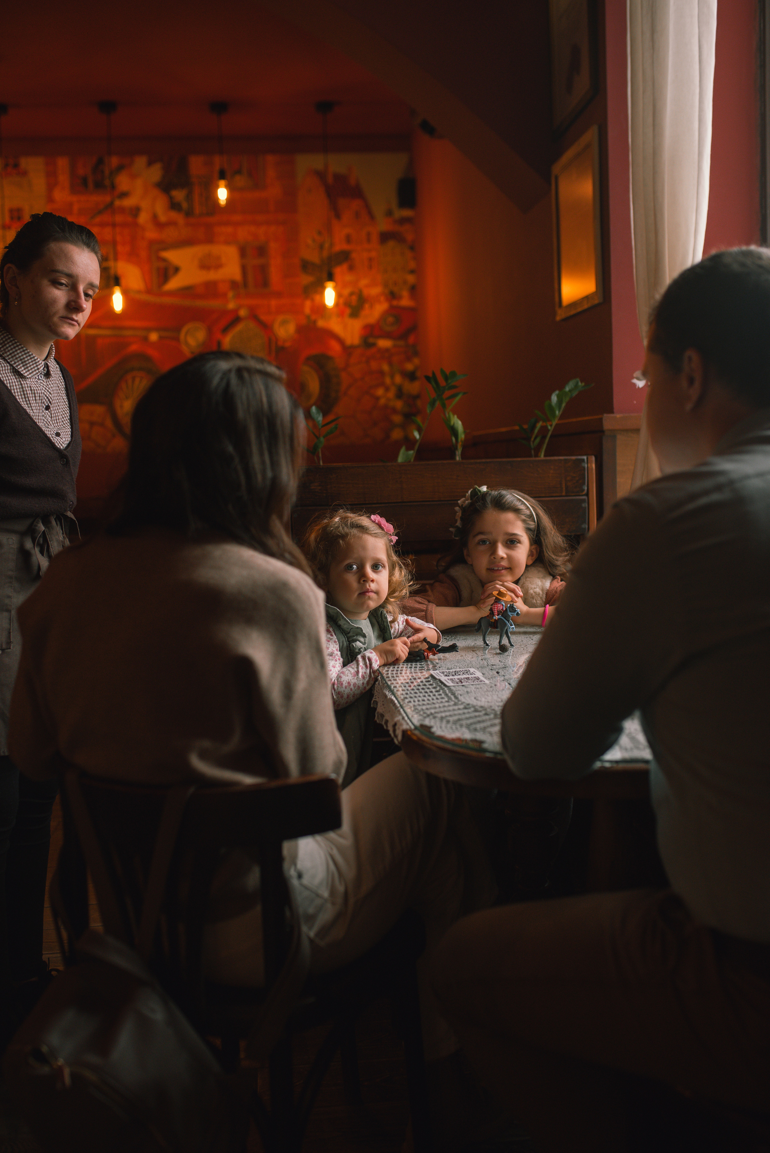 Table for 4. Tatiana Malysheva — lifestyle fotógrafa y videógrafa en Valencia, España