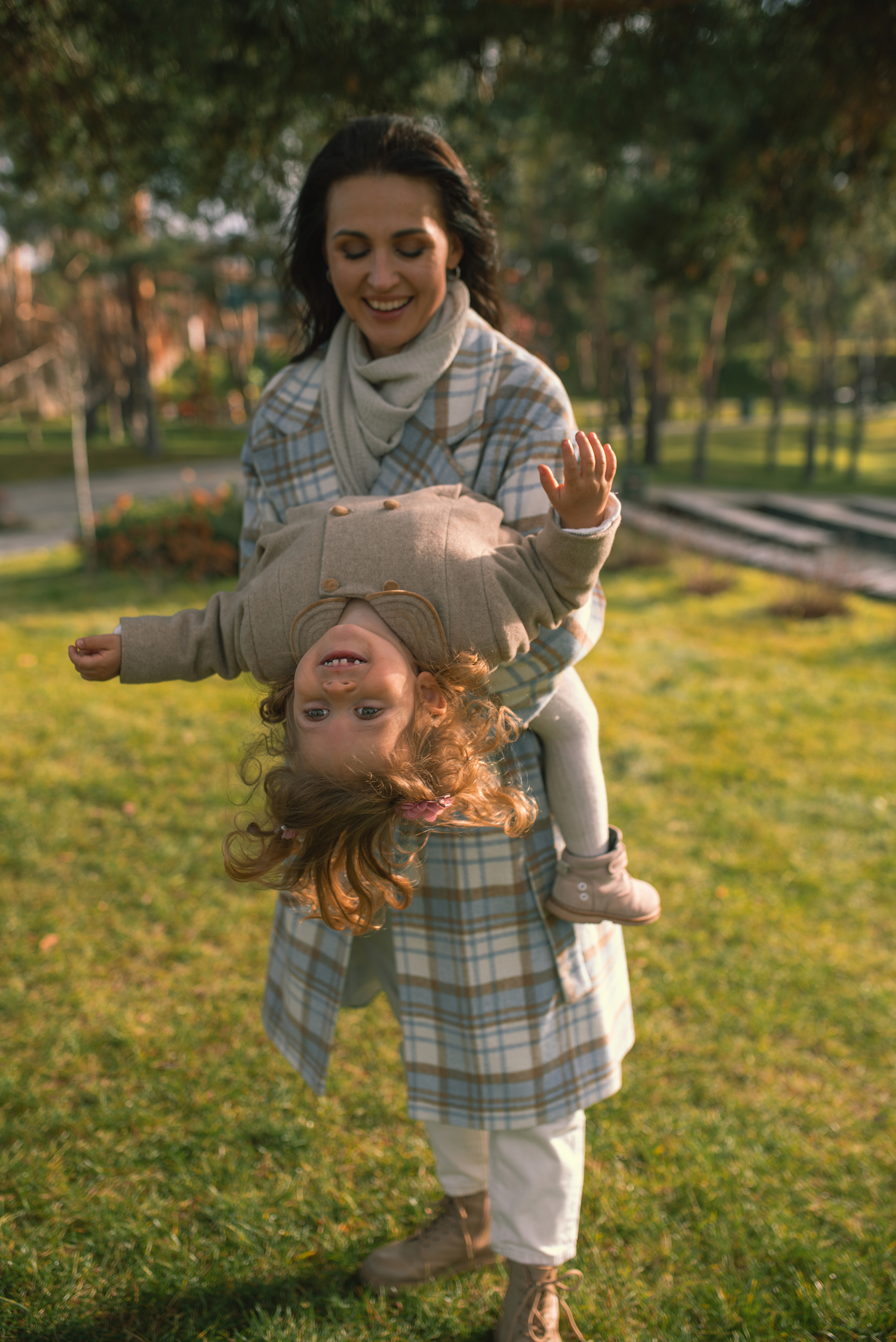 Autumn vibe with Anastasia, Andriy, Varvara & Yesenia. Татьяна Малышева — семейный фотограф и видеограф в Валенсии, Испания