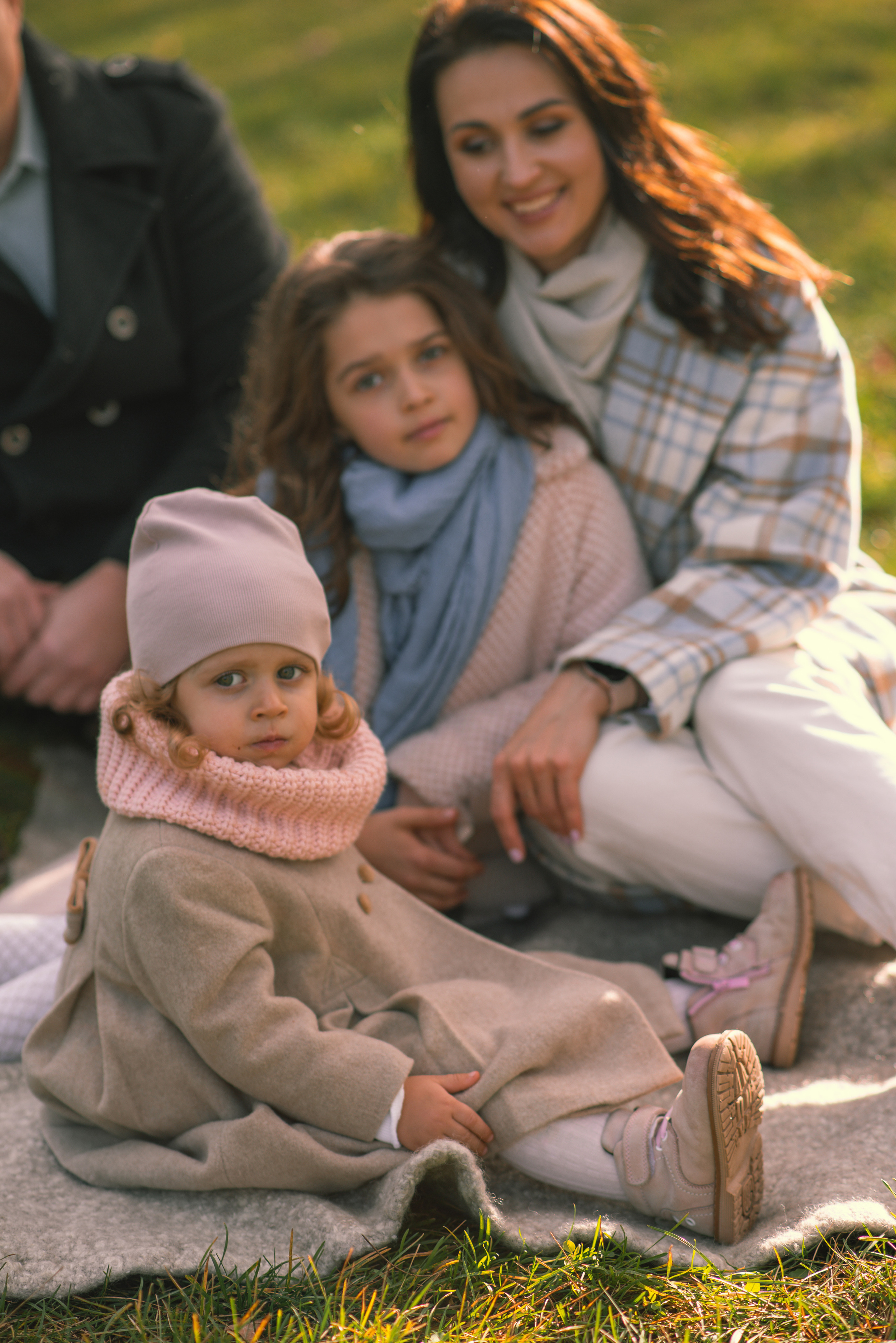 Autumn vibe with Anastasia, Andriy, Varvara & Yesenia. Татьяна Малышева — семейный фотограф и видеограф в Валенсии, Испания