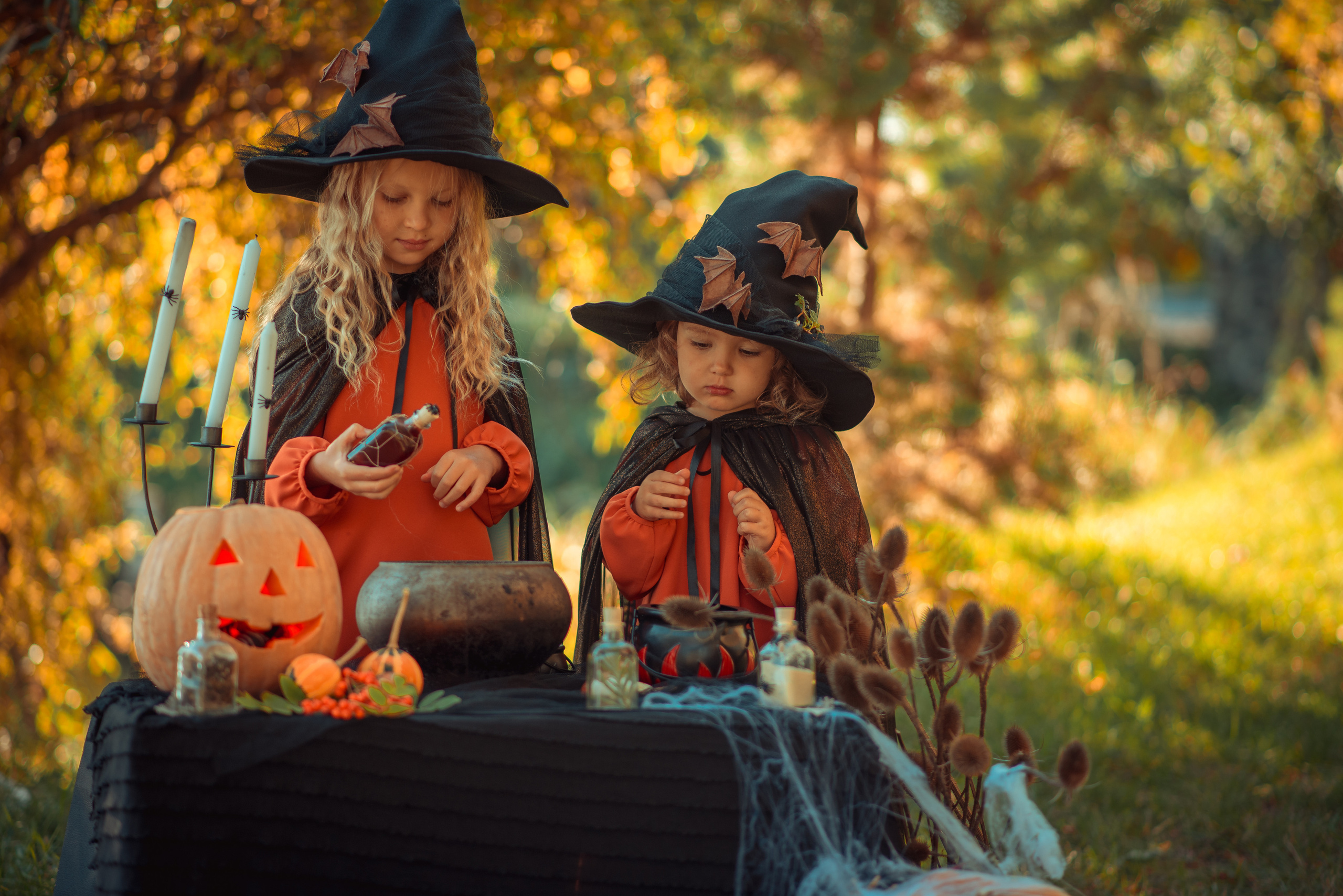Little Witches. Tatiana Malysheva — family photographer and videographer in Valencia, Spain