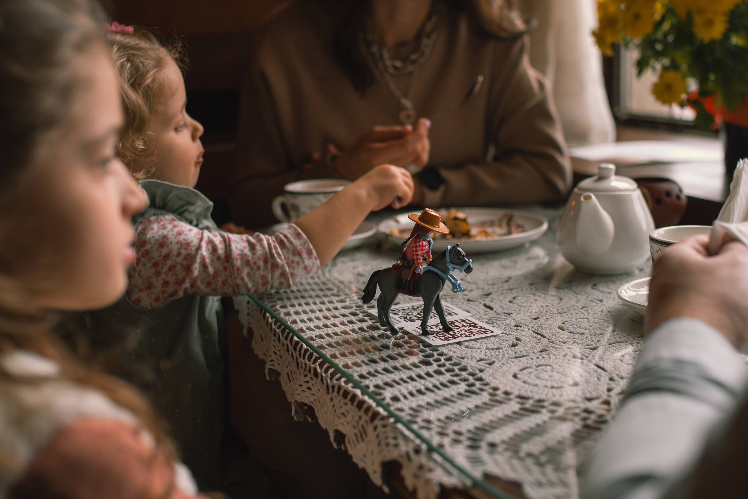 Table for 4. Tatiana Malysheva — lifestyle fotógrafa y videógrafa en Valencia, España