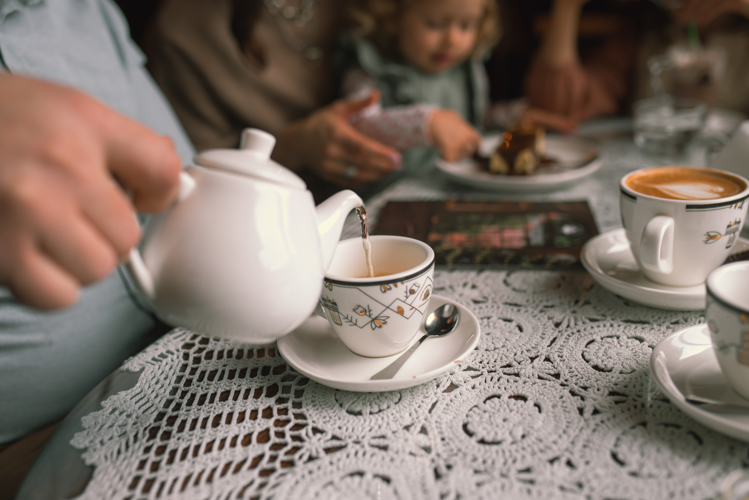 Table for 4. Tatiana Malysheva — lifestyle fotógrafa y videógrafa en Valencia, España