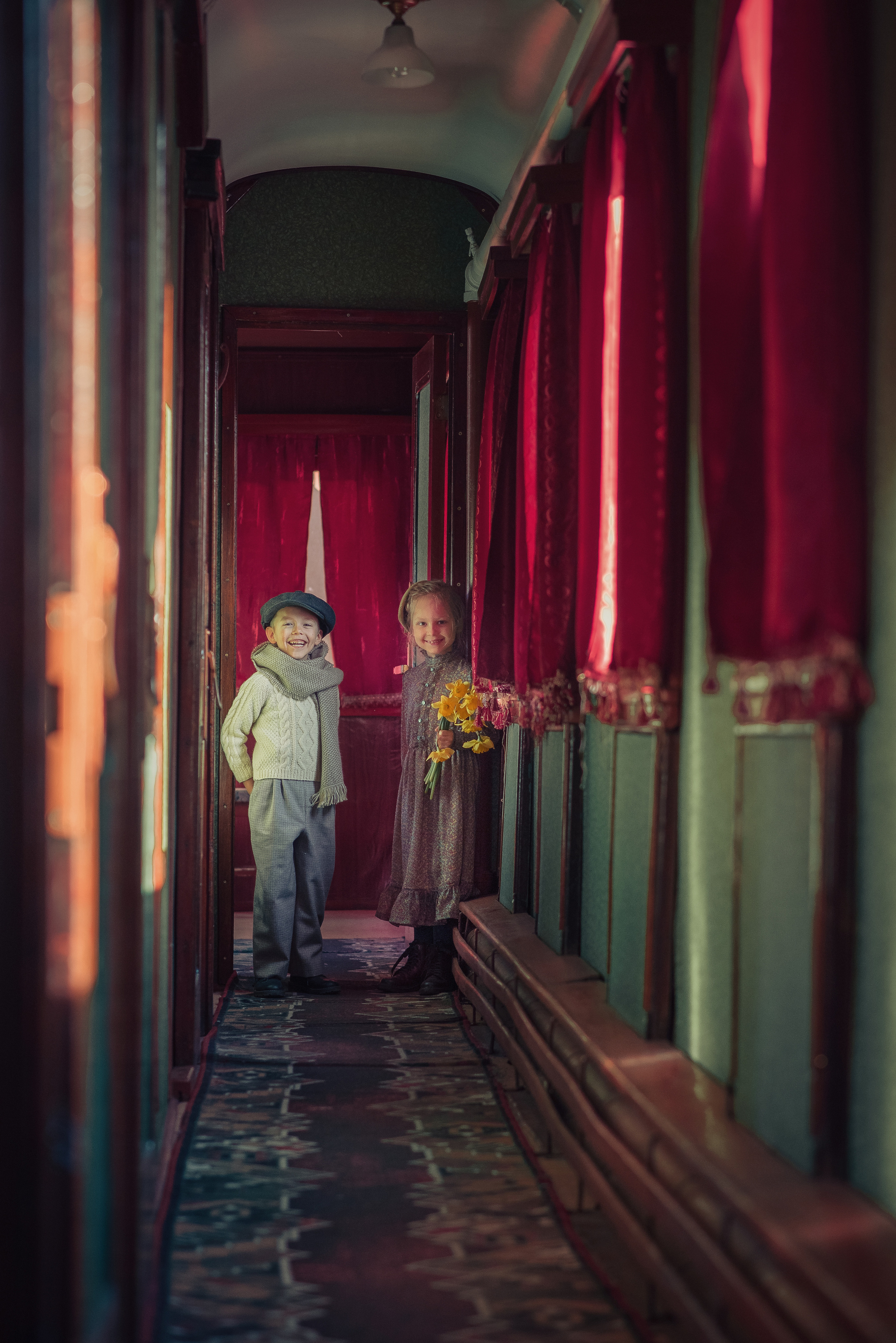 The Train Station Story. Tatiana Malysheva — family photographer and videographer in Valencia, Spain