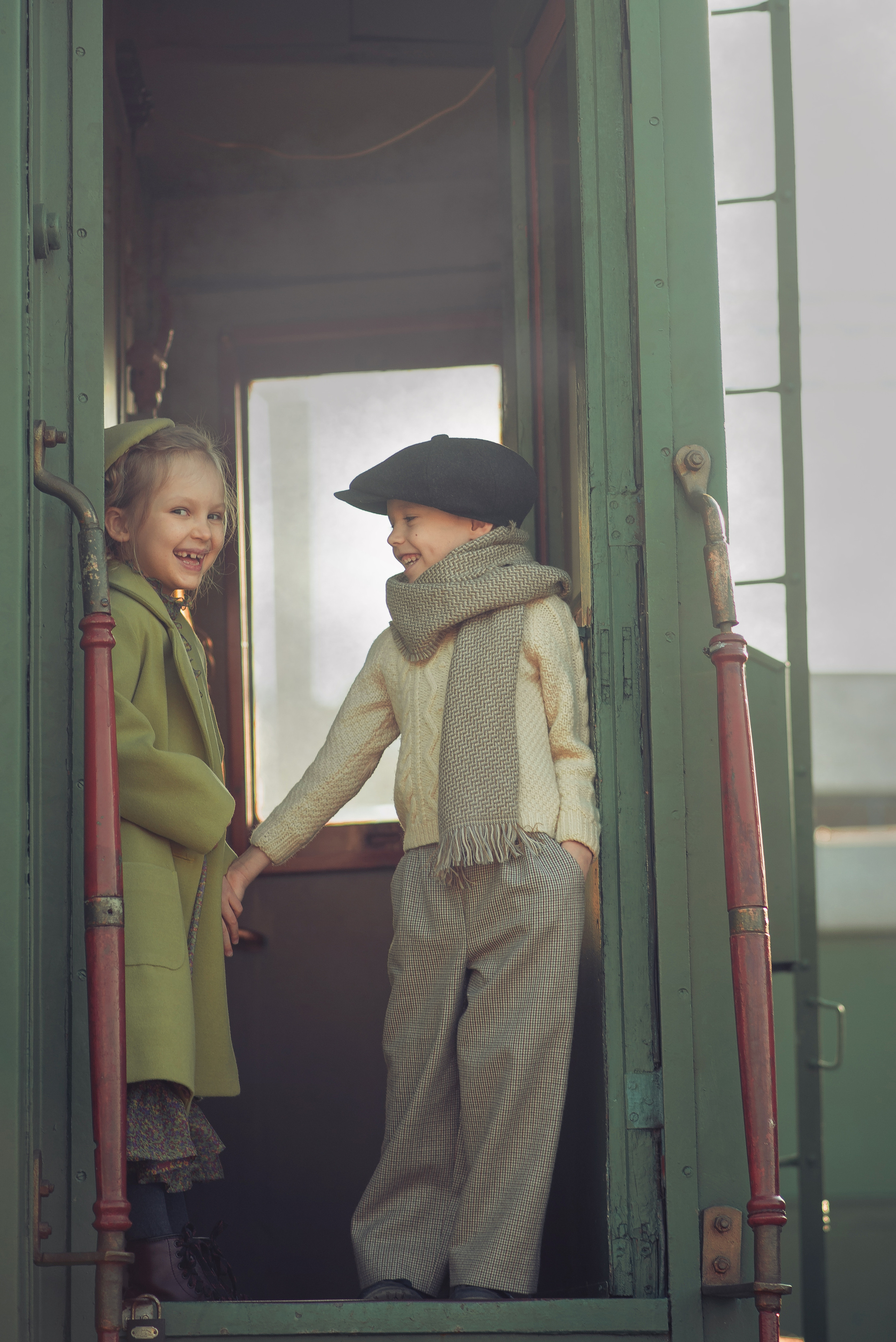 The Train Station Story. Tatiana Malysheva — family photographer and videographer in Valencia, Spain