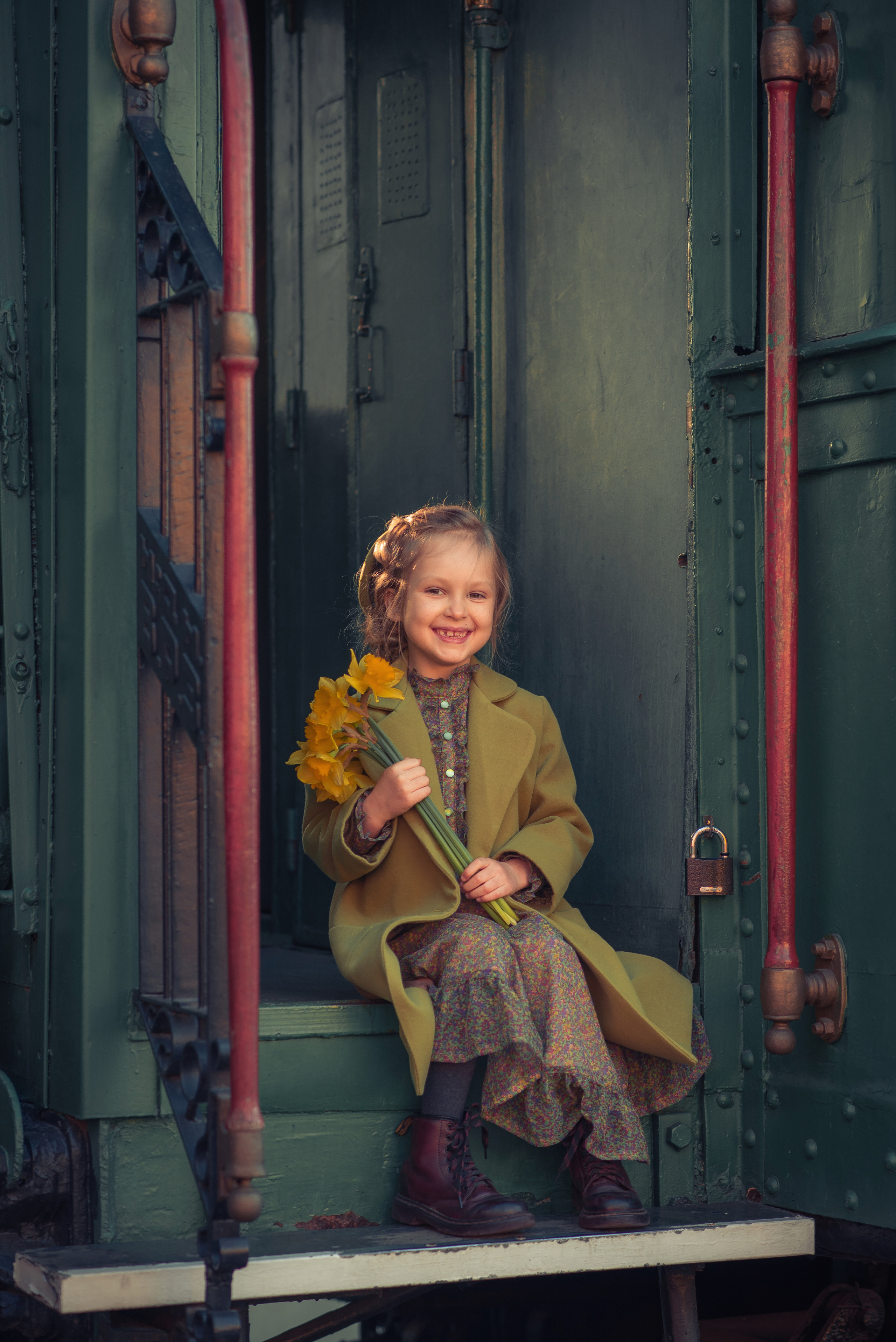 The Train Station Story. Tatiana Malysheva — family photographer and videographer in Valencia, Spain