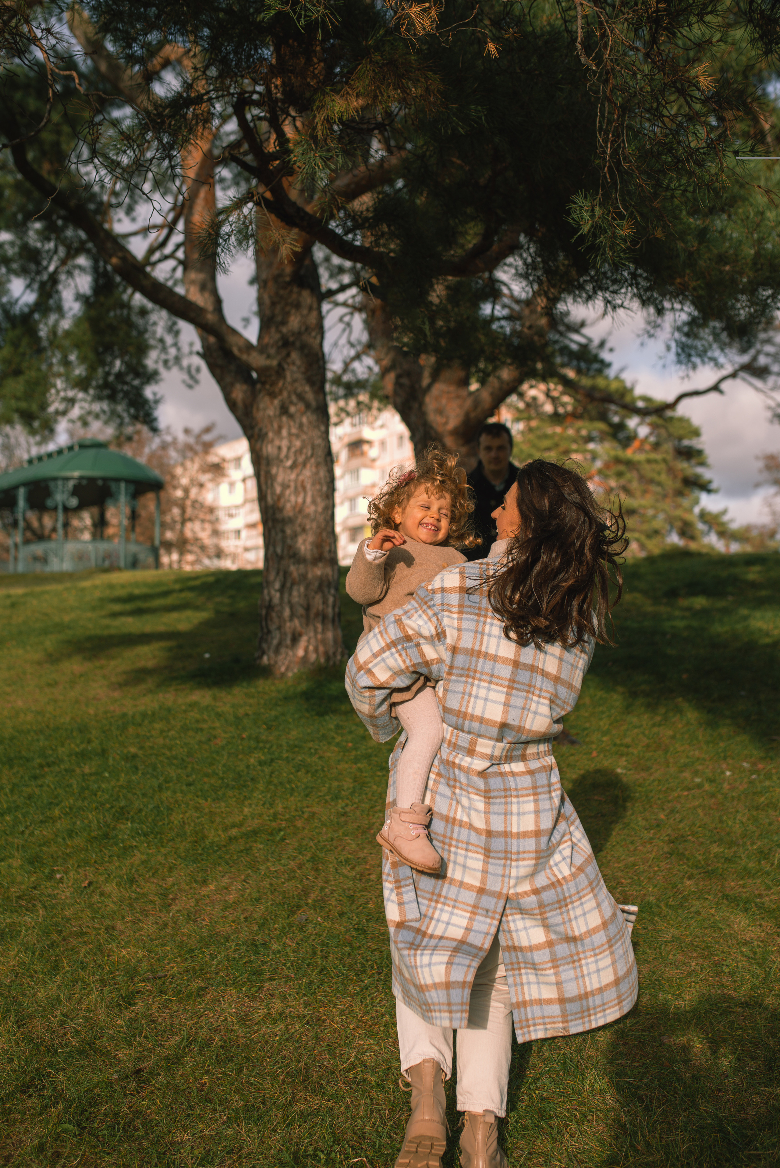 Autumn vibe with Anastasia, Andriy, Varvara & Yesenia. Татьяна Малышева — семейный фотограф и видеограф в Валенсии, Испания