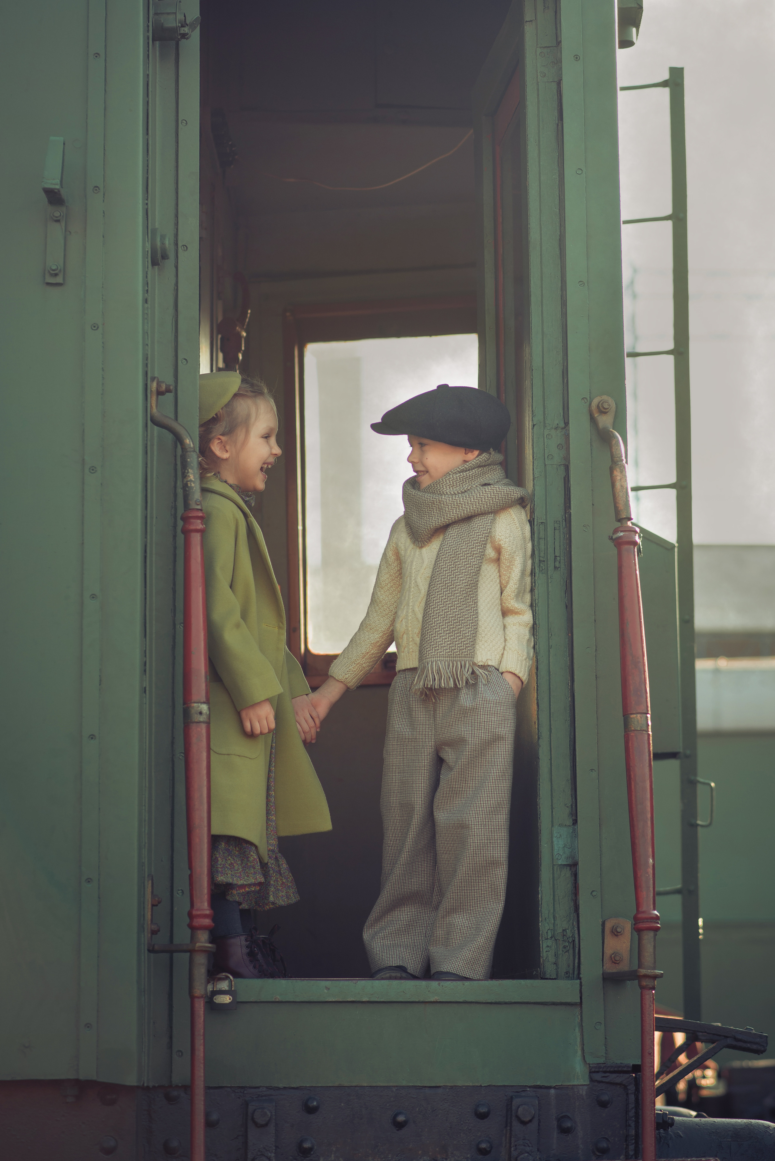 The Train Station Story. Tatiana Malysheva — family photographer and videographer in Valencia, Spain