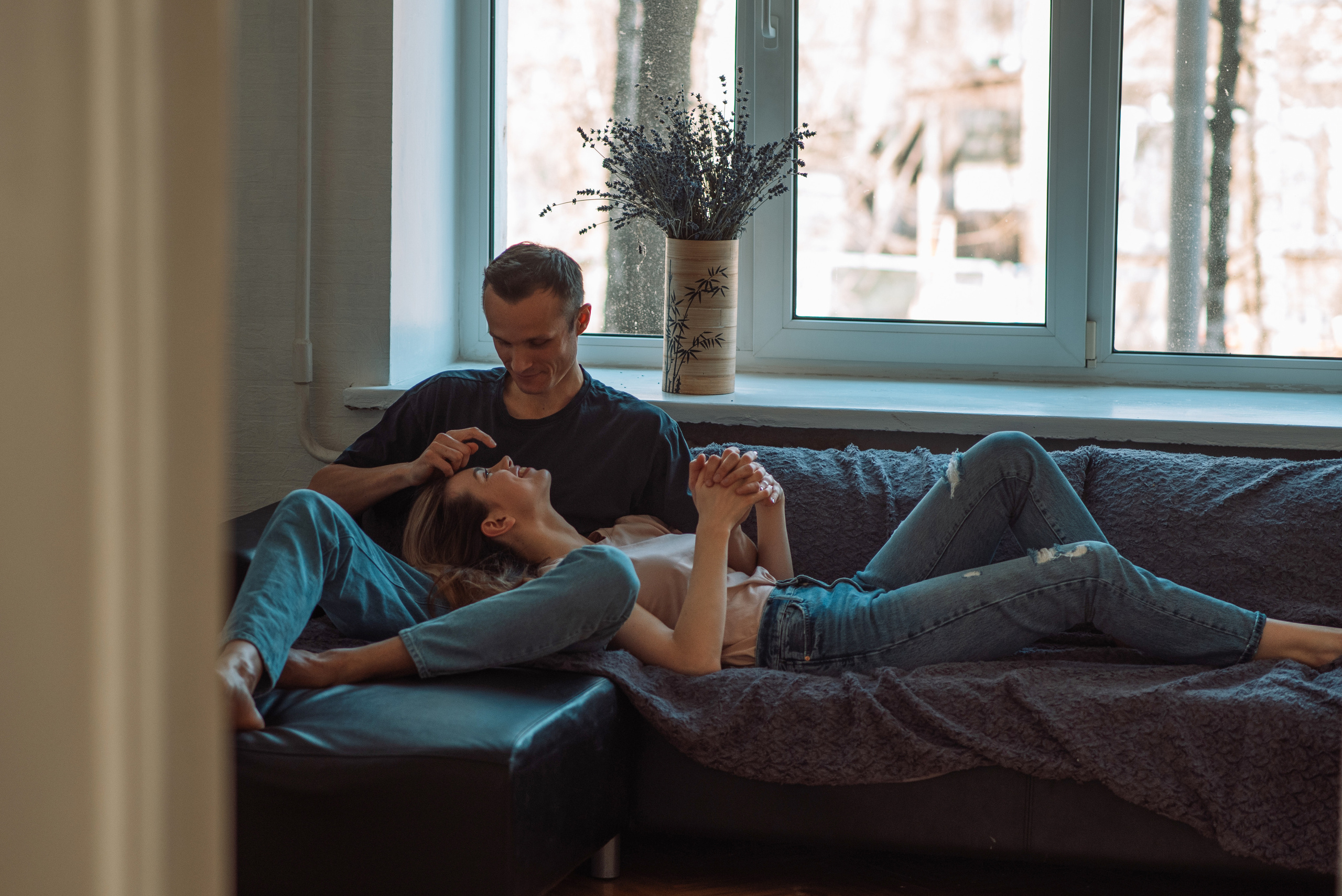 Домашняя Лавстори Паши и Иванки. Татьяна Малышева — семейный фотограф и видеограф в Валенсии, Испания