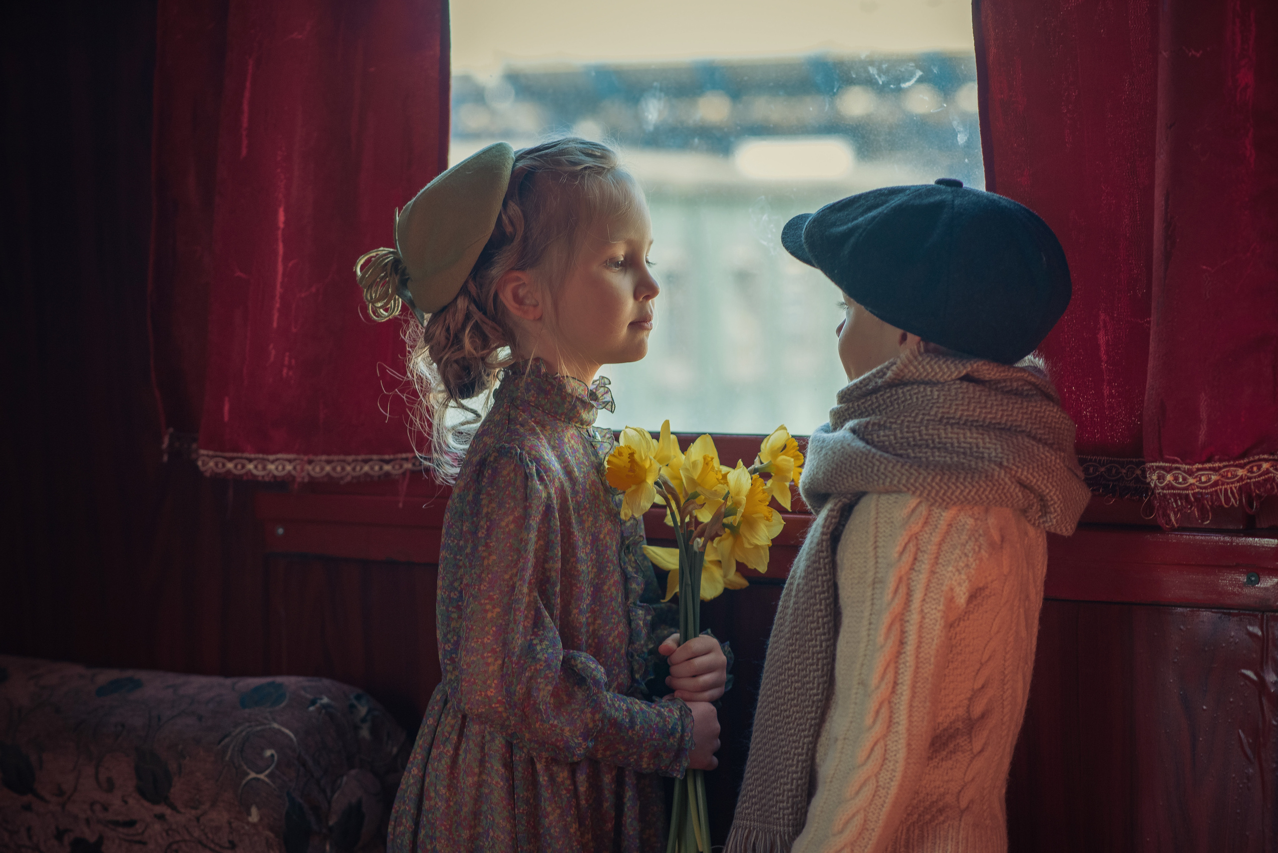 The Train Station Story. Tatiana Malysheva — family photographer and videographer in Valencia, Spain