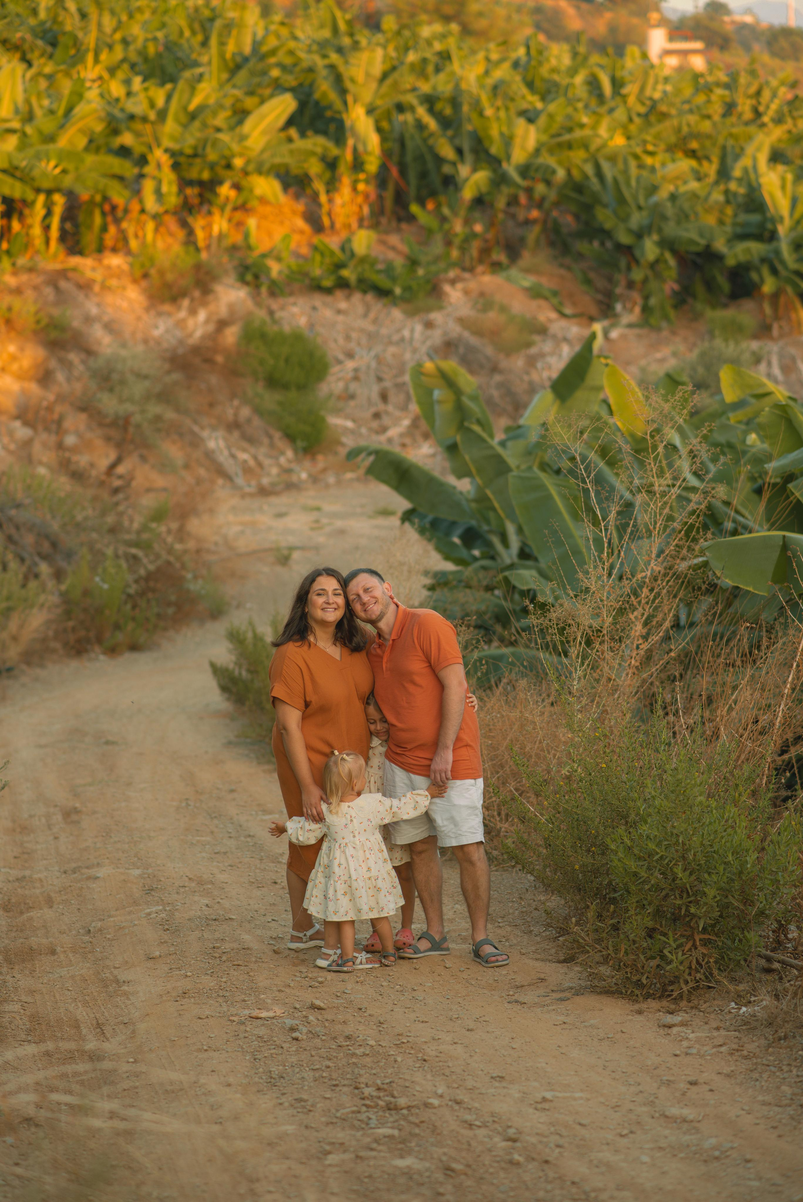 Sergiy, Diana, Sasha and Masha. Татьяна Малышева — семейный фотограф и видеограф в Валенсии, Испания