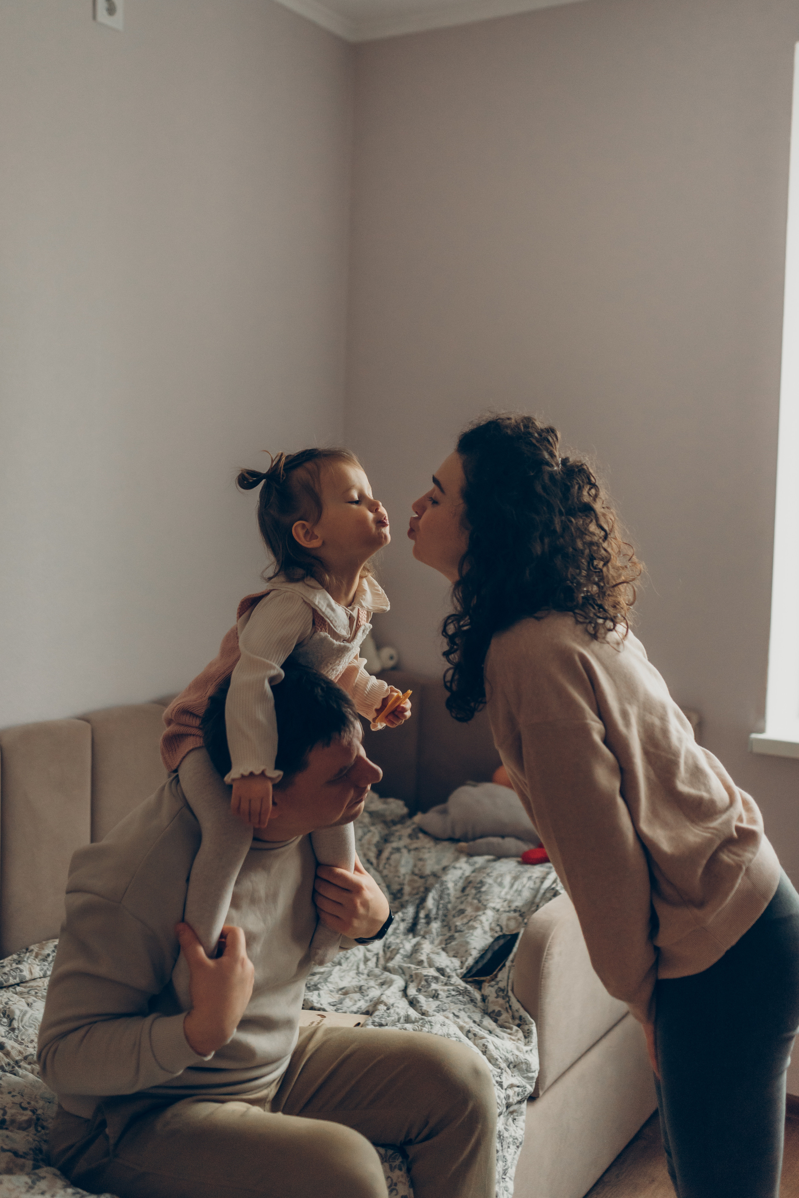 Andrii, Natalia and Mia. Татьяна Малышева — семейный фотограф и видеограф в Валенсии, Испания