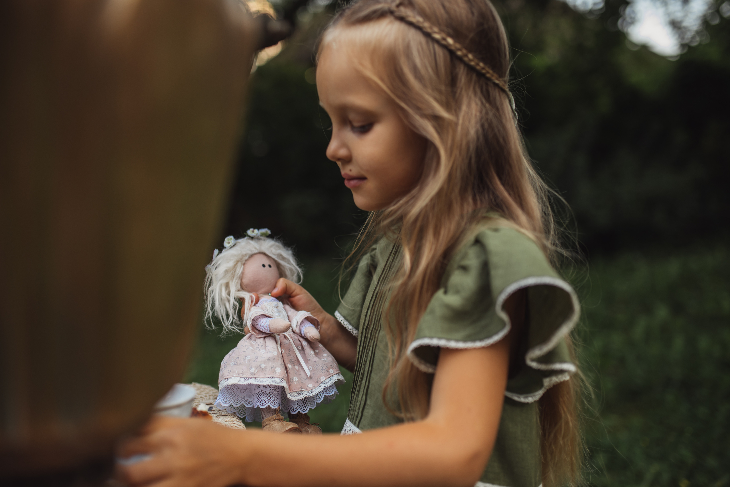 Tea Time in the Garden. Tatiana Malysheva — family photographer and videographer in Valencia, Spain