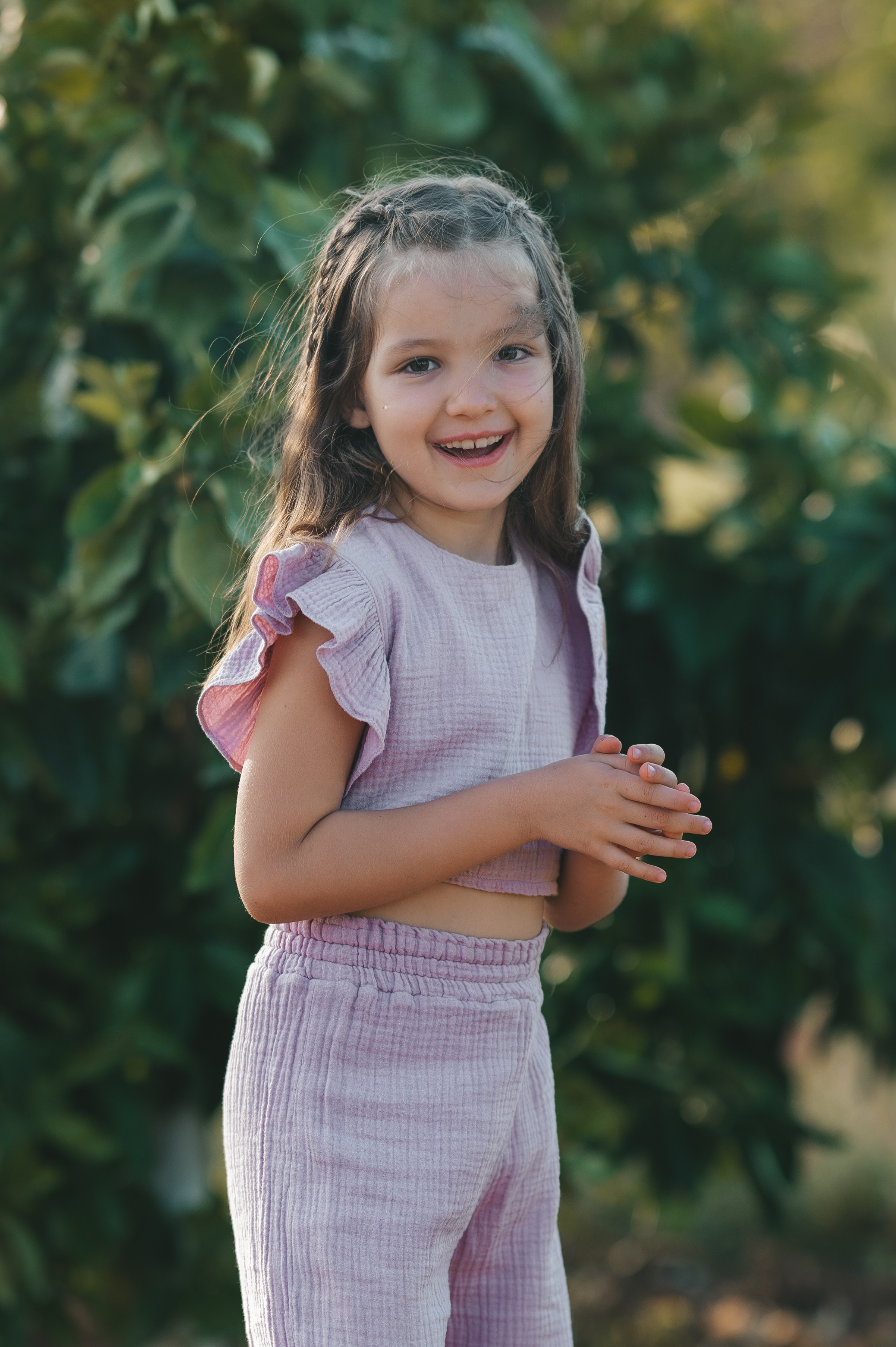 Jacaranda flowers. Tatiana Malysheva — family photographer and videographer in Valencia, Spain