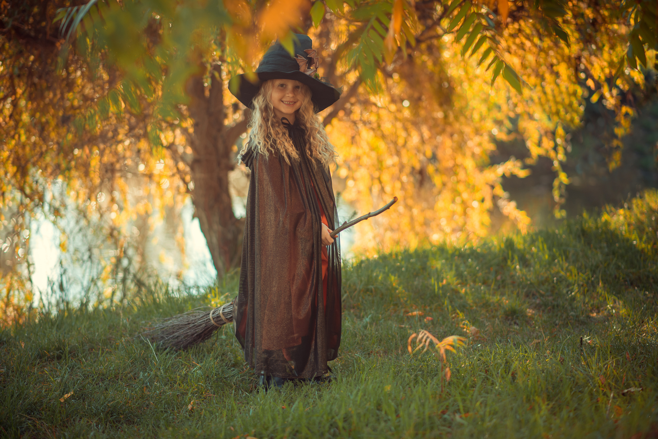 Little Witches. Tatiana Malysheva — family photographer and videographer in Valencia, Spain