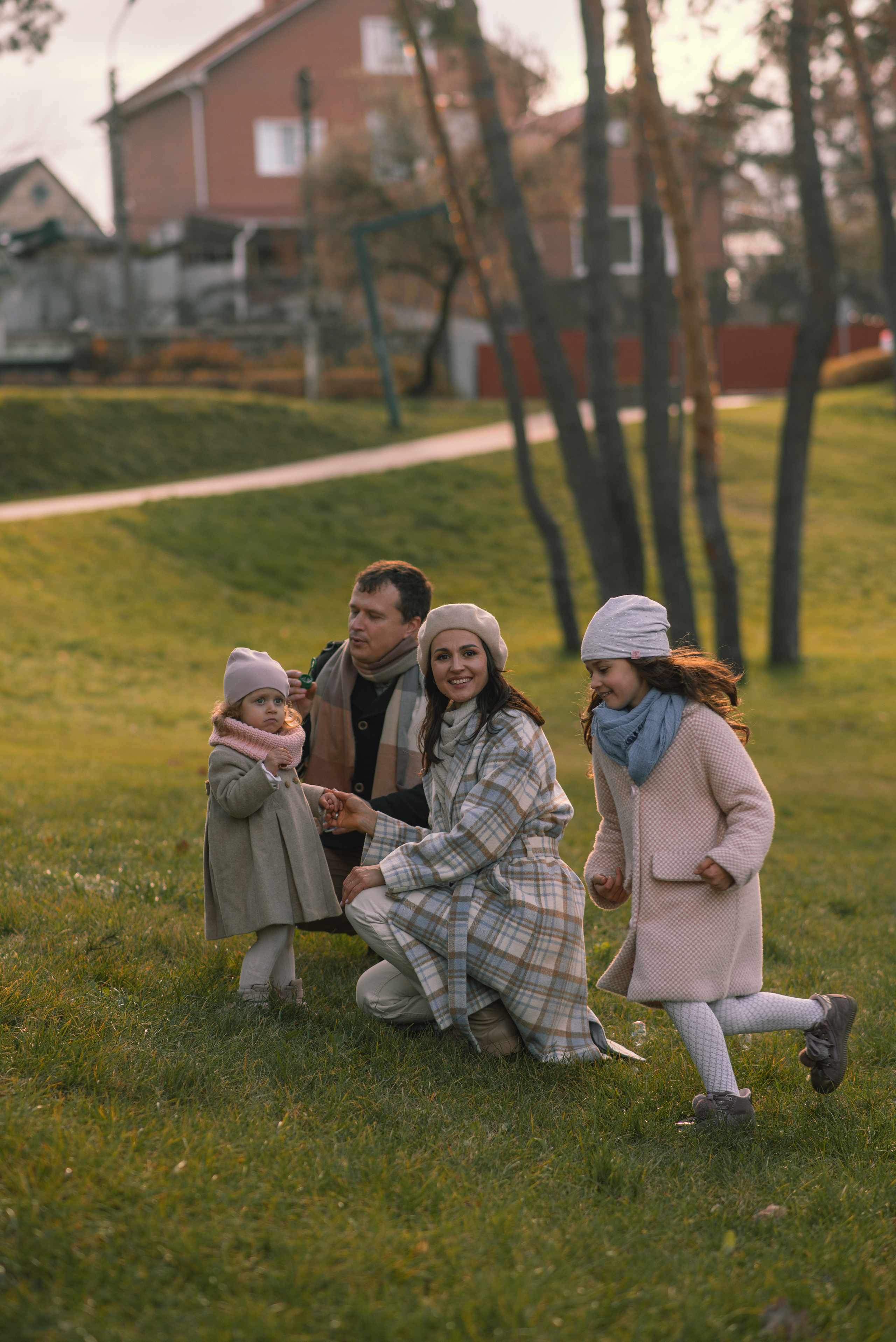 Autumn vibe with Anastasia, Andriy, Varvara & Yesenia. Татьяна Малышева — семейный фотограф и видеограф в Валенсии, Испания