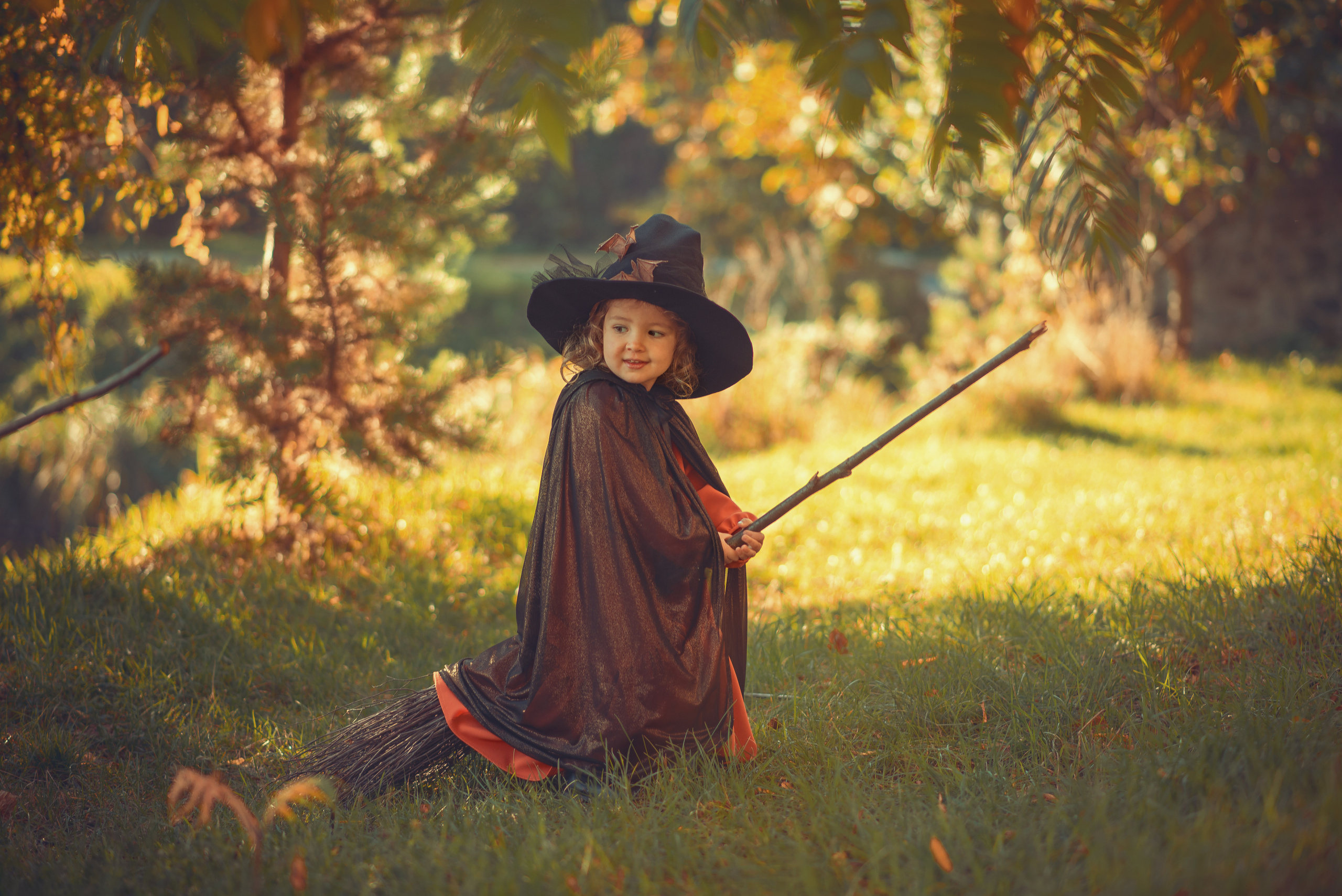 Little Witches. Tatiana Malysheva — family photographer and videographer in Valencia, Spain