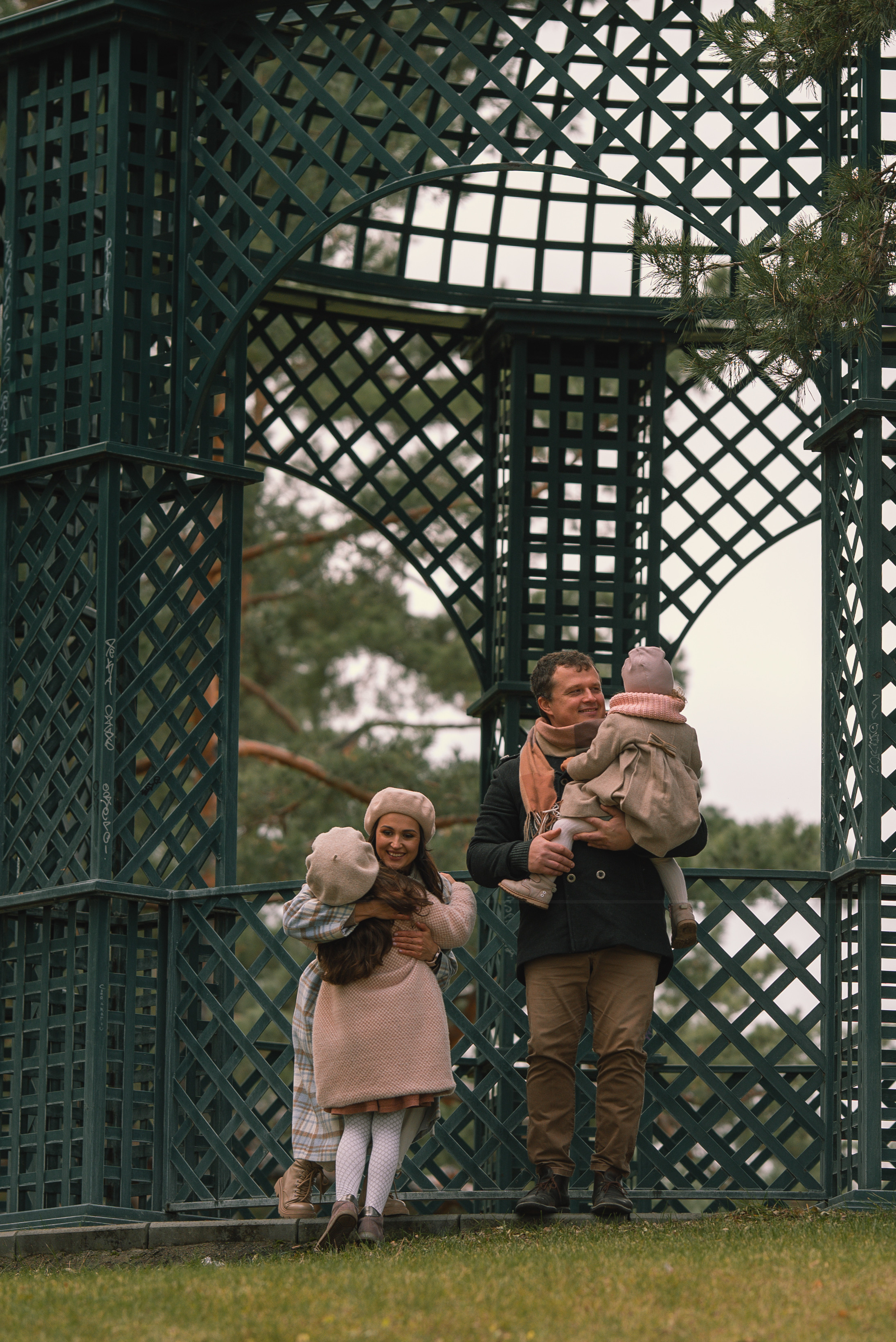 Autumn vibe with Anastasia, Andriy, Varvara & Yesenia. Татьяна Малышева — семейный фотограф и видеограф в Валенсии, Испания