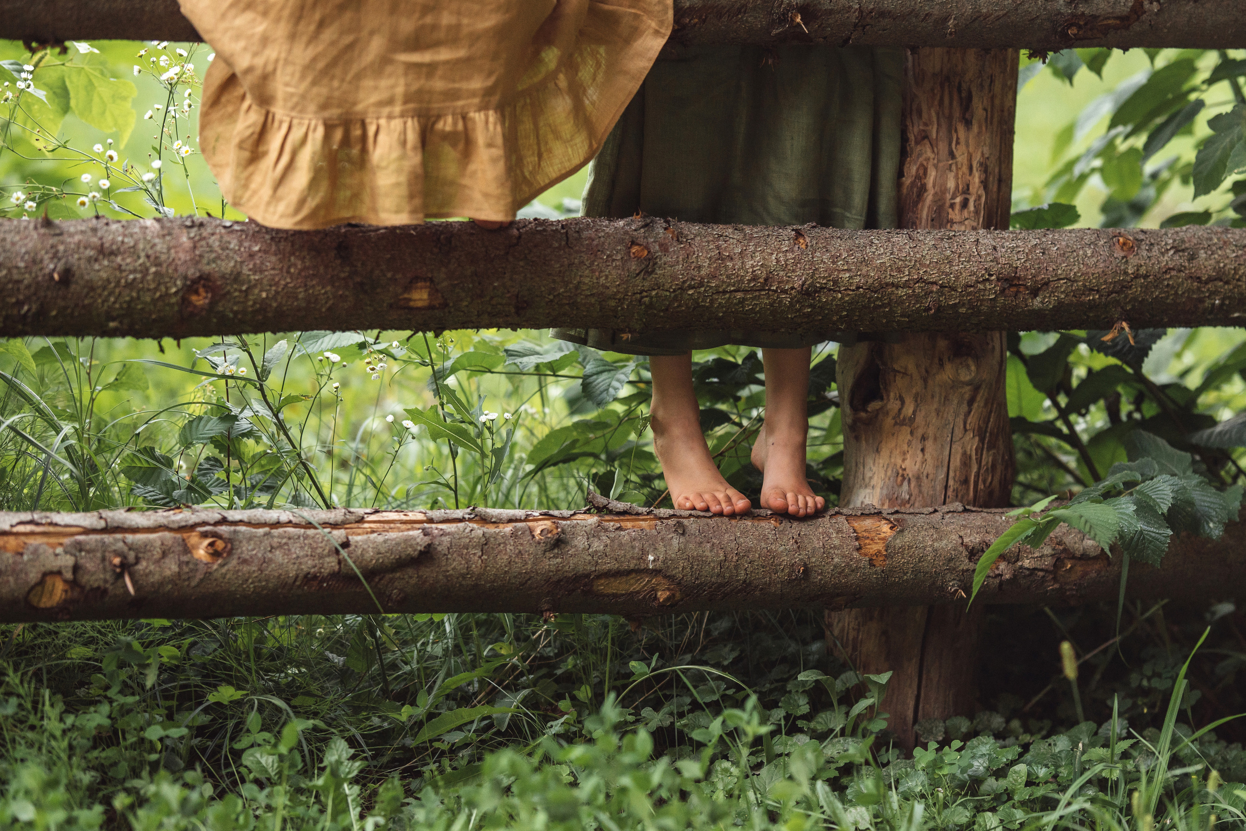 Tea Time in the Garden. Tatiana Malysheva — family photographer and videographer in Valencia, Spain