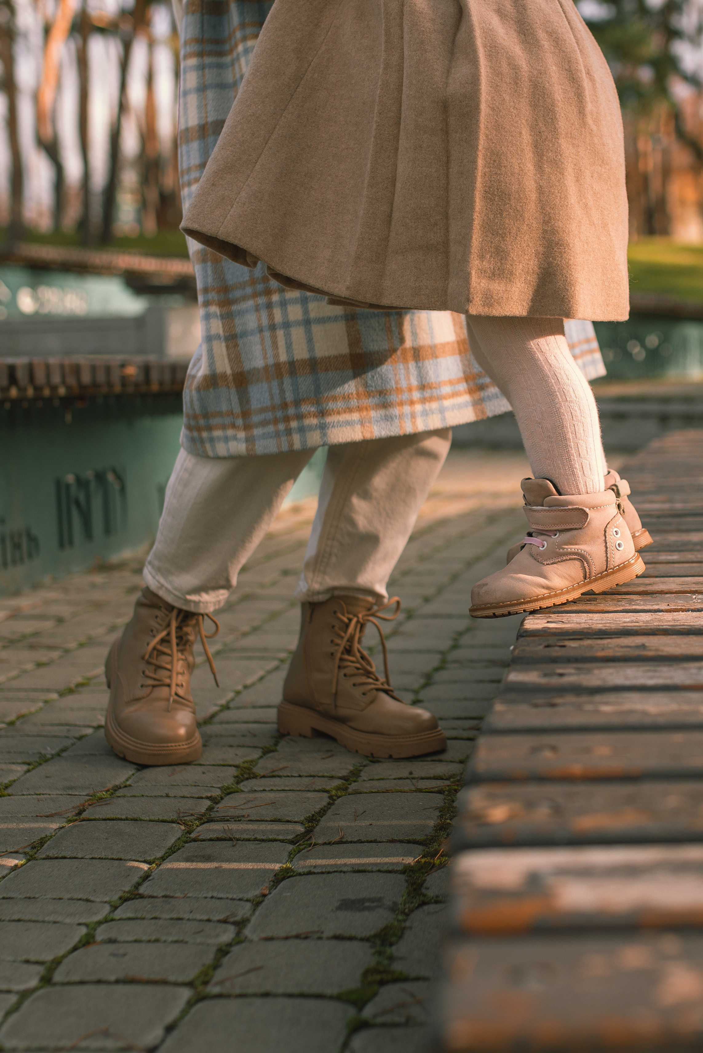 Autumn vibe with Anastasia, Andriy, Varvara & Yesenia. Татьяна Малышева — семейный фотограф и видеограф в Валенсии, Испания