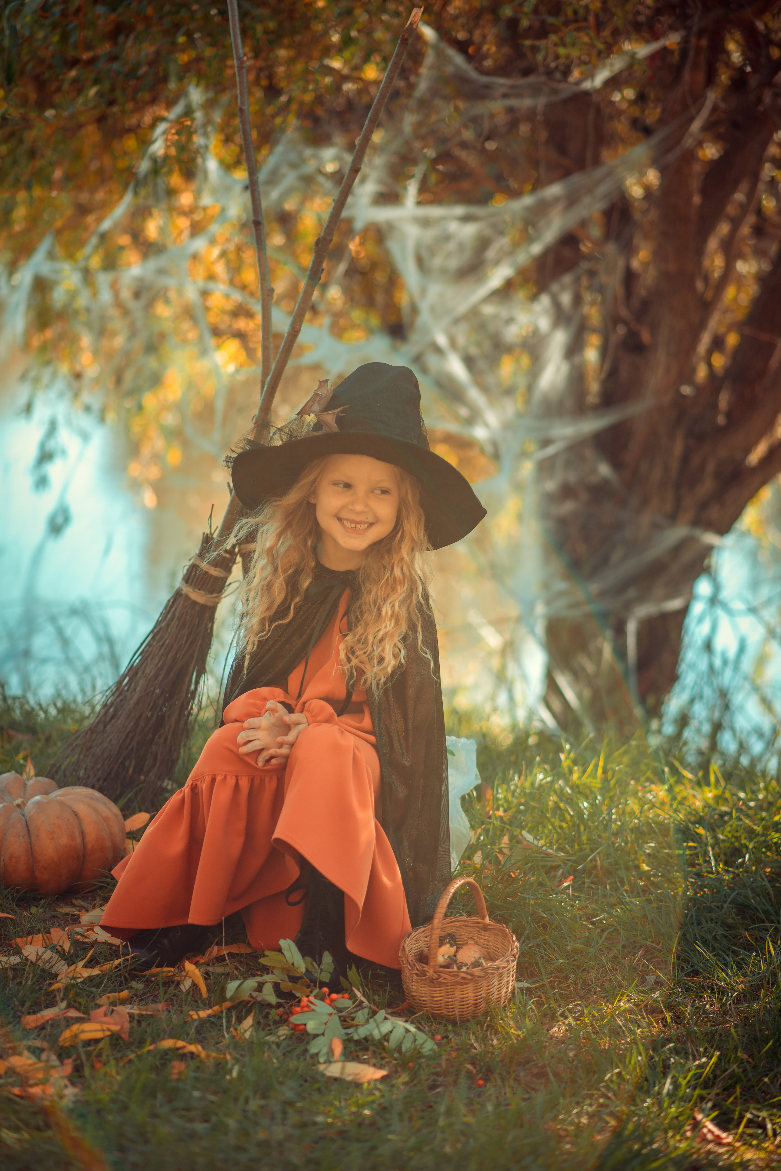 Little Witches. Tatiana Malysheva — family photographer and videographer in Valencia, Spain