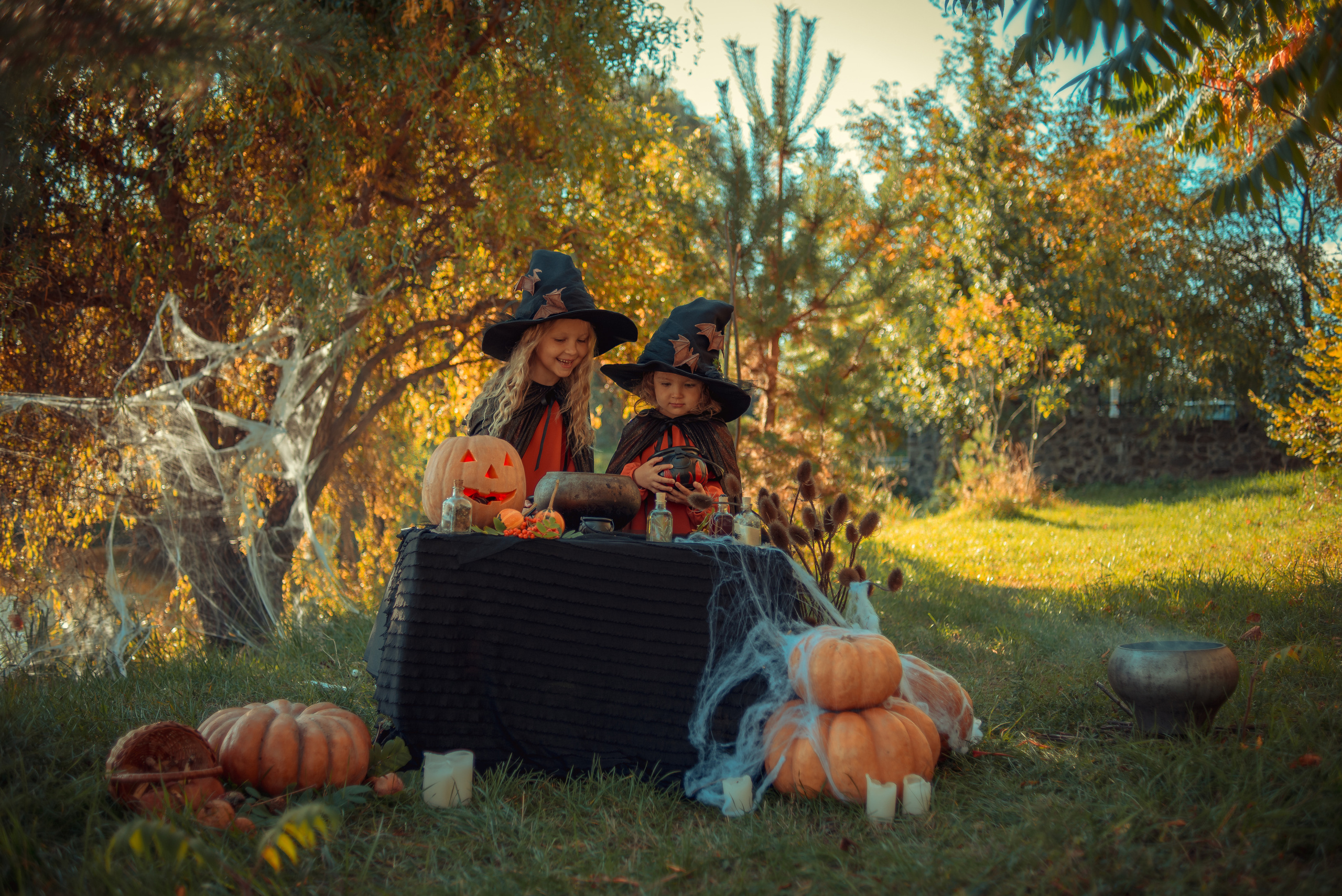 Little Witches. Tatiana Malysheva — family photographer and videographer in Valencia, Spain