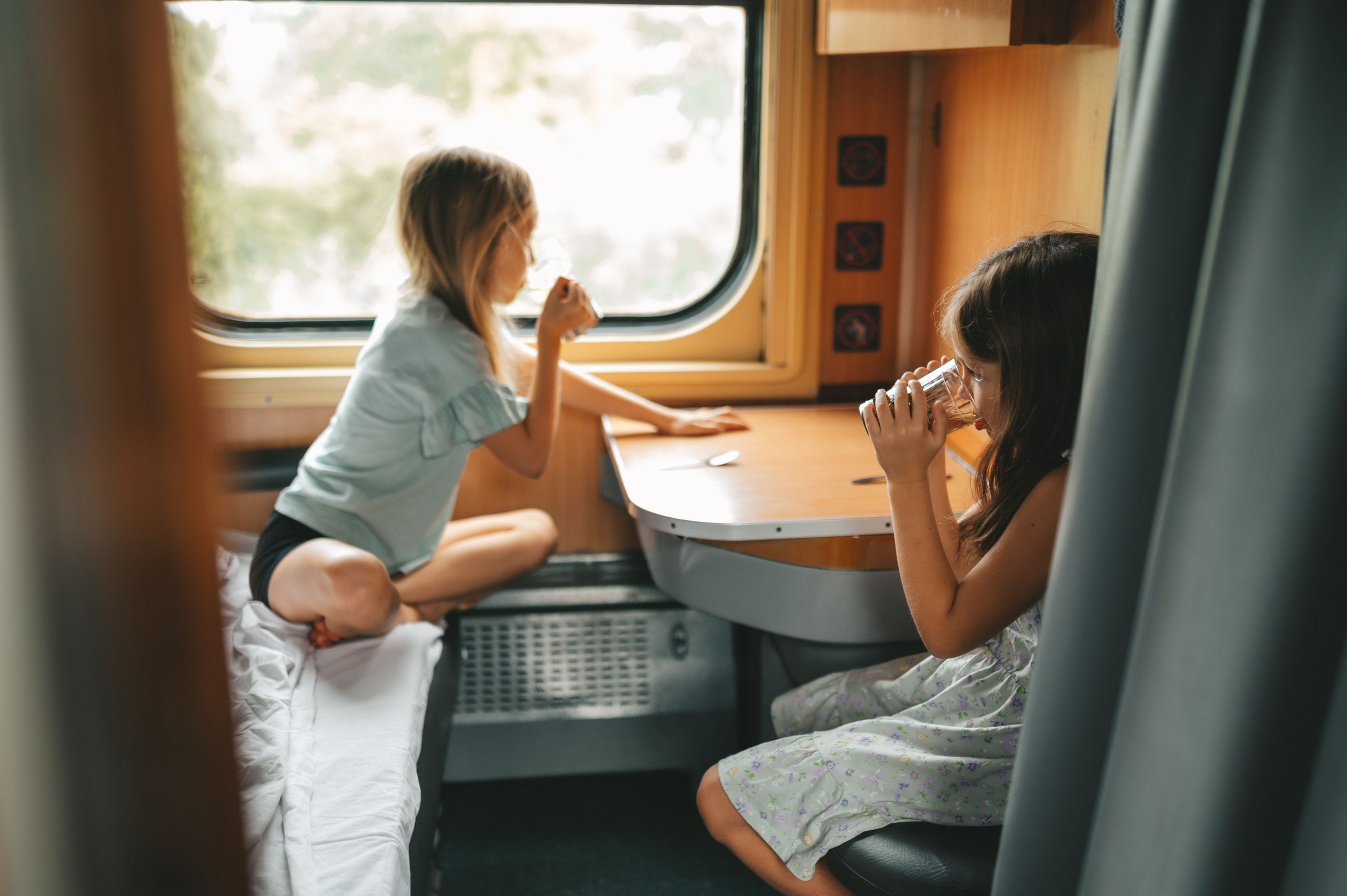 Travelling by train. Татьяна Малышева — семейный фотограф и видеограф в Валенсии, Испания