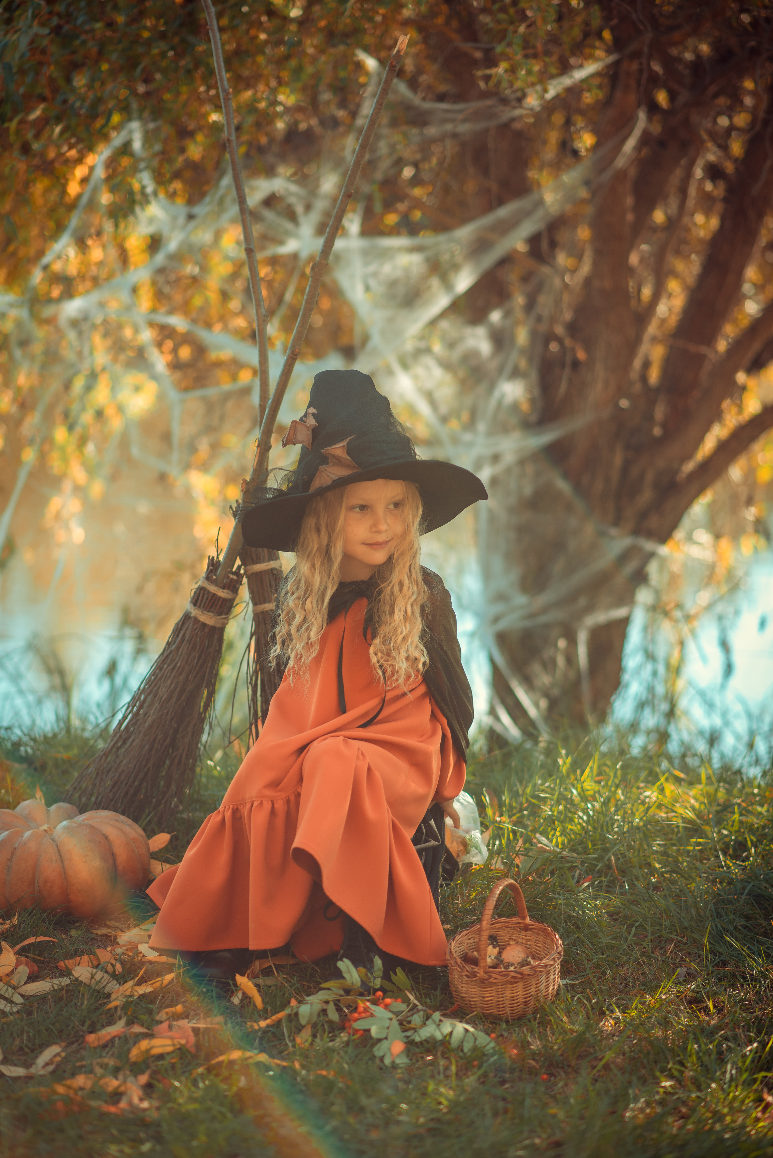 Little Witches. Tatiana Malysheva — family photographer and videographer in Valencia, Spain