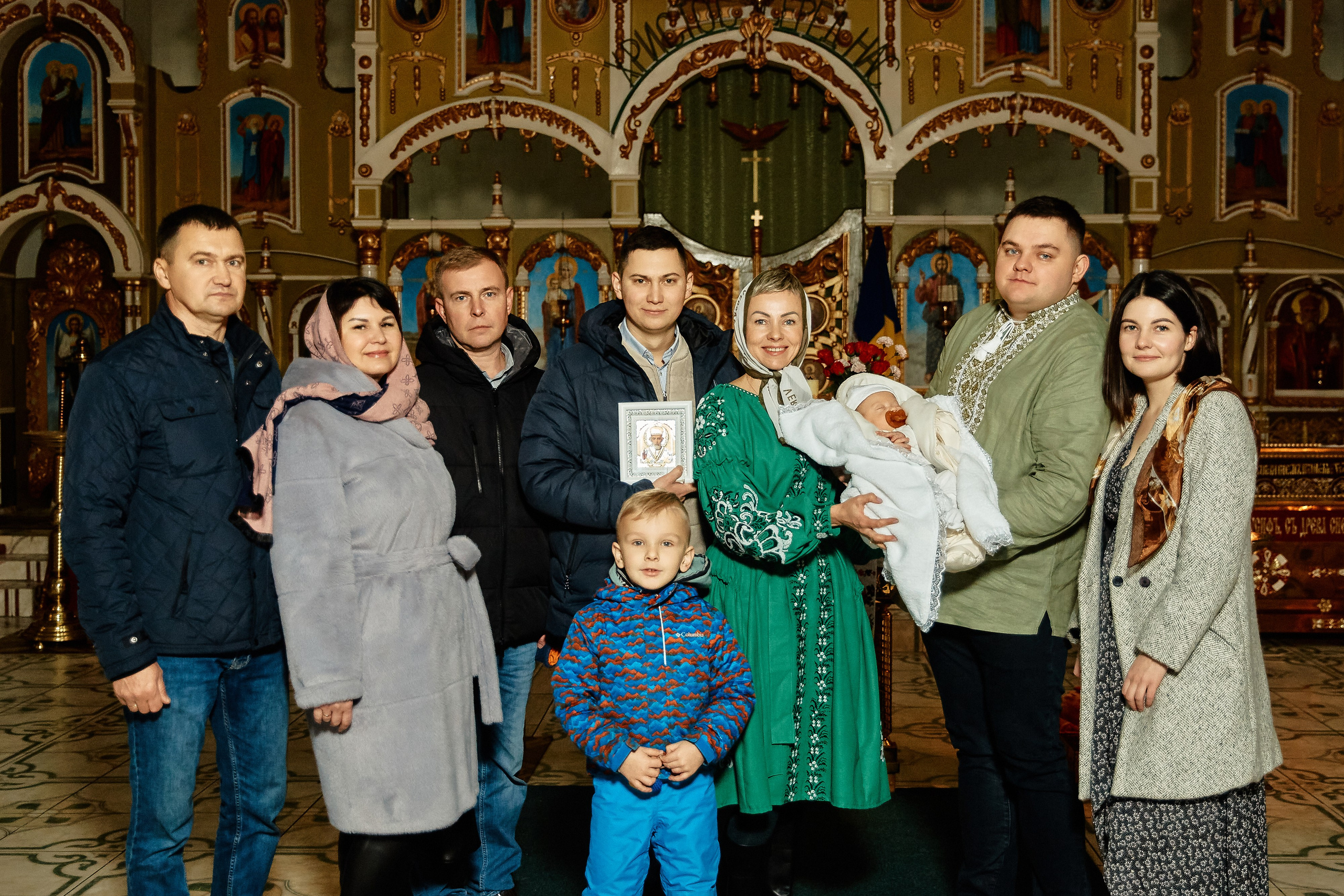 Зйомка хрестин у Дніпрі. Найкращі моменти цього таїнства