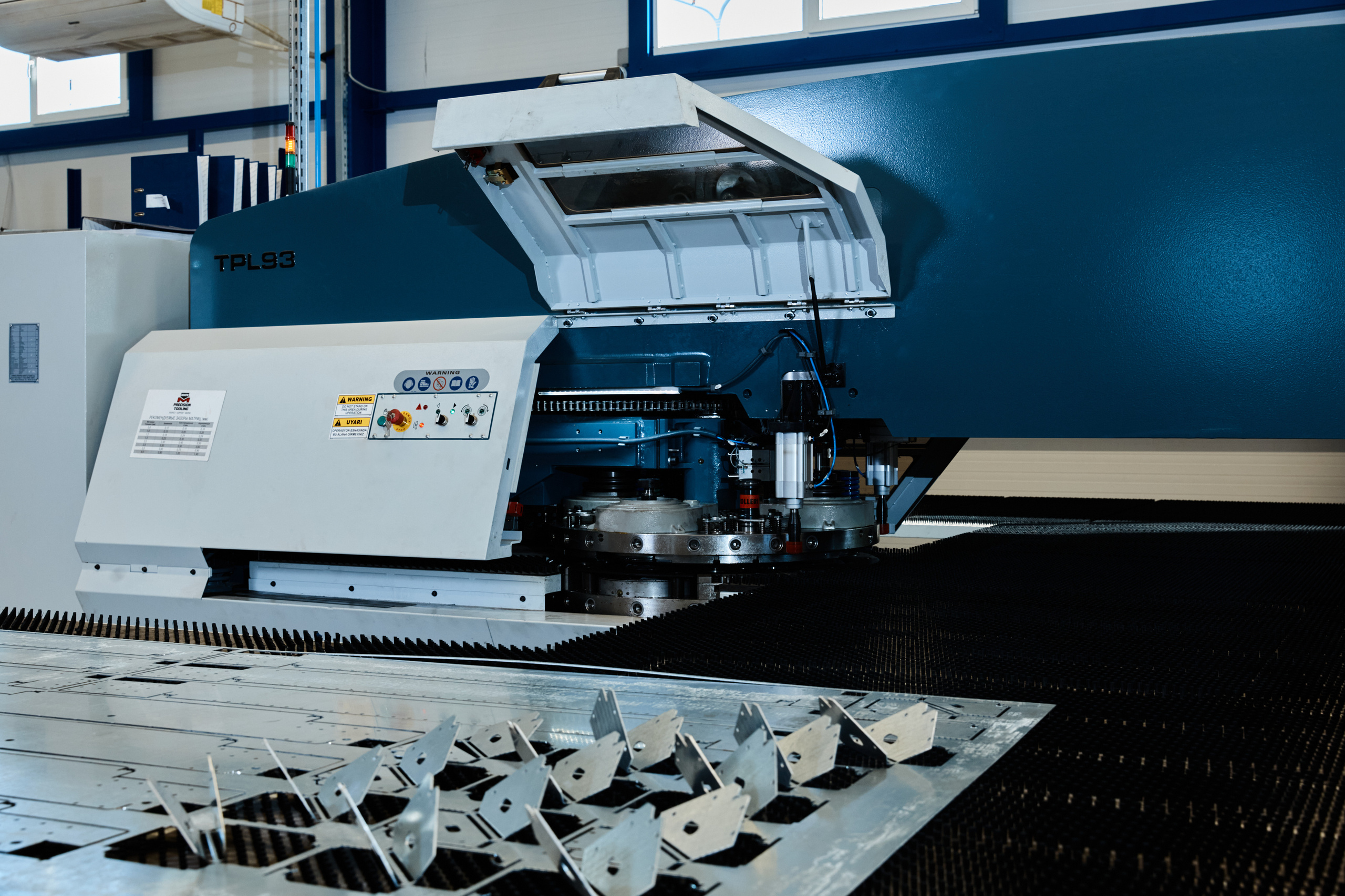 Рекламная съемка оборудования для компании "Алиста" Фото станков