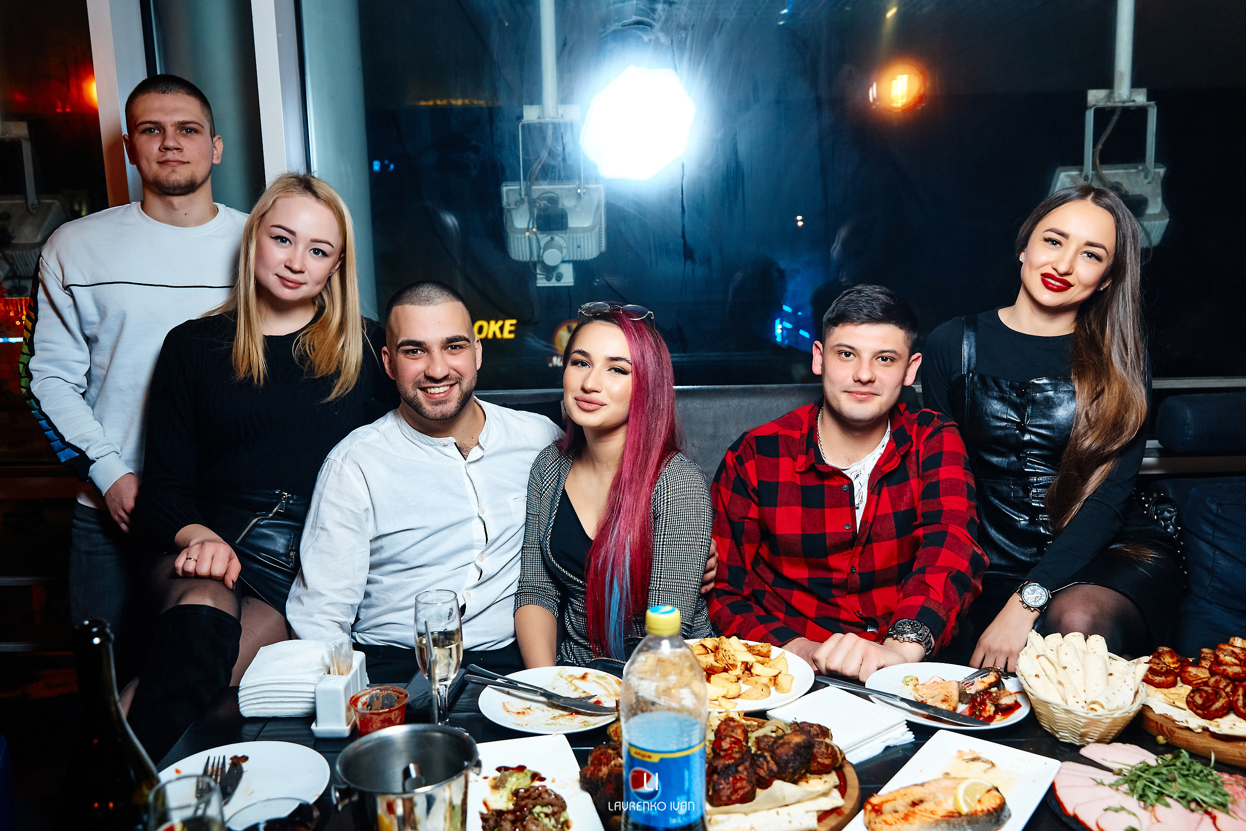 Репортажна зйомка у Дніпрі. Фотосессія у ресторані