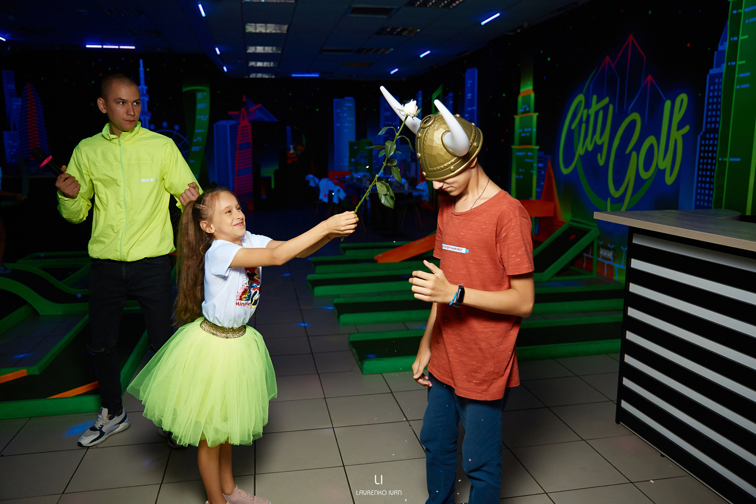 Фотограф на дитячий день народження у Дніпрі - неоновий клуб City Golf
