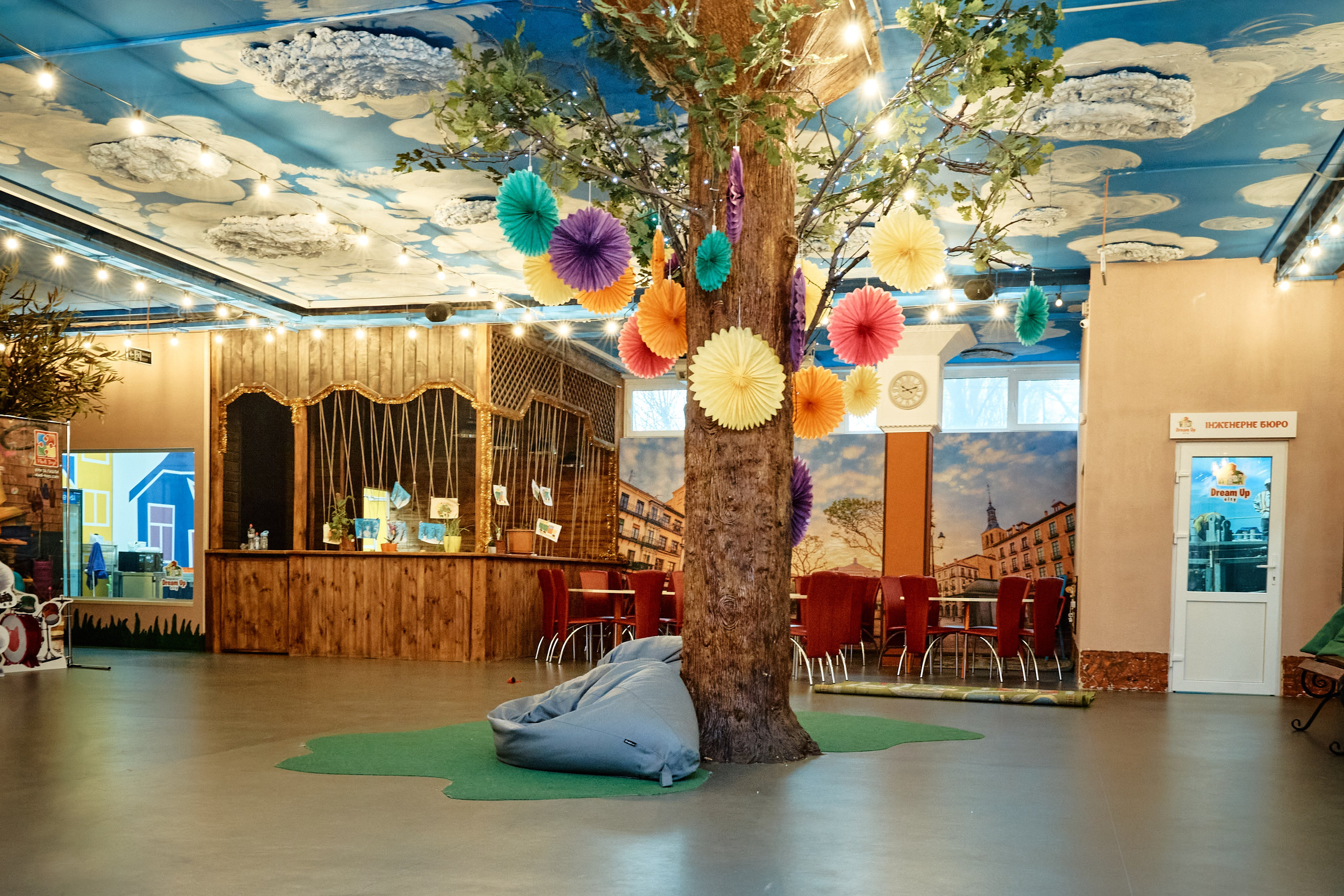 Інтер'єрна фотосесія Дніпро. Фото дитячого центру. Інтер'єрний фотограф у Дніпрі