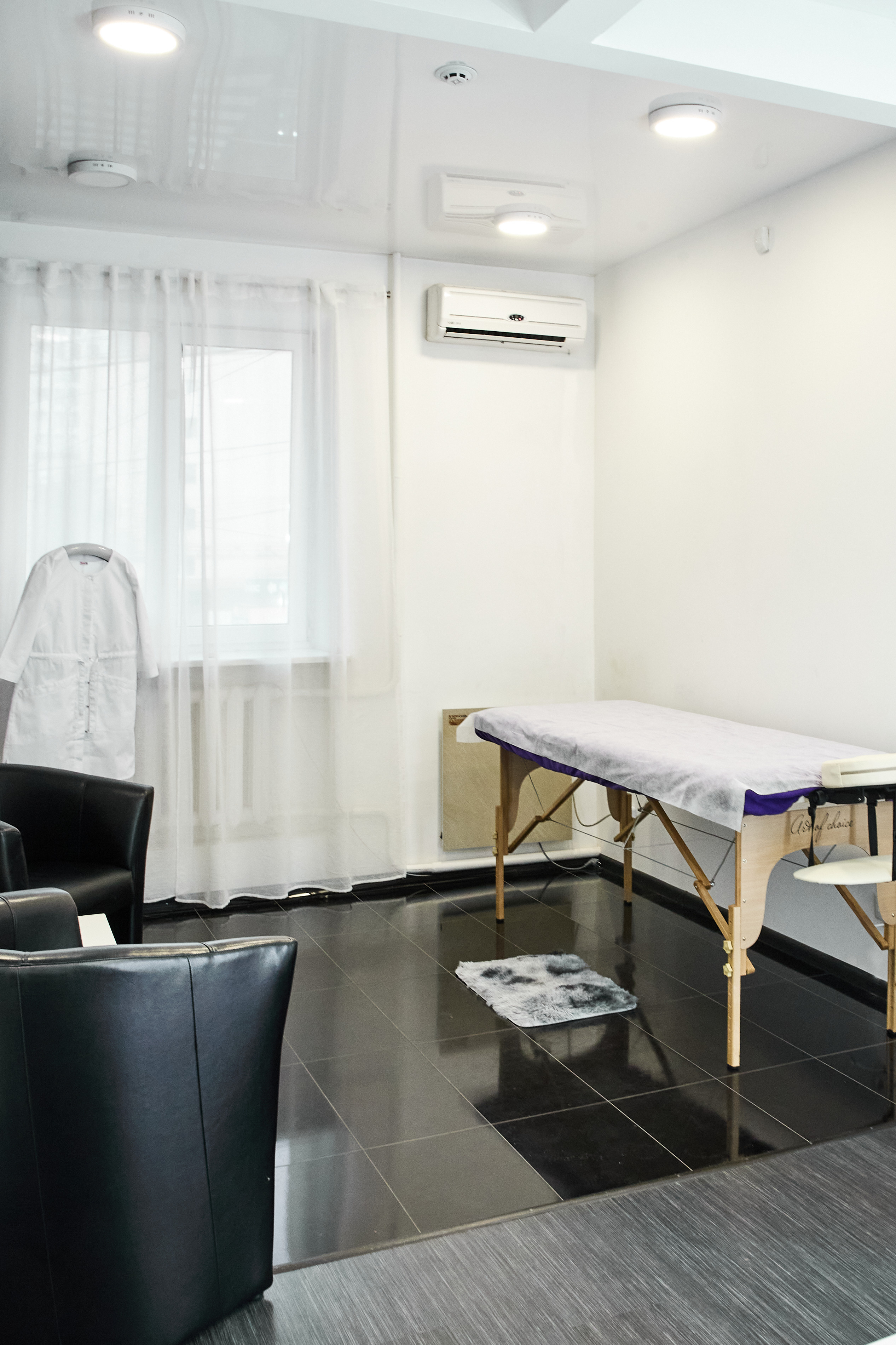 Інтер'єрні фото  кабінету масажу та Nail-сервісу, у Дніпрі