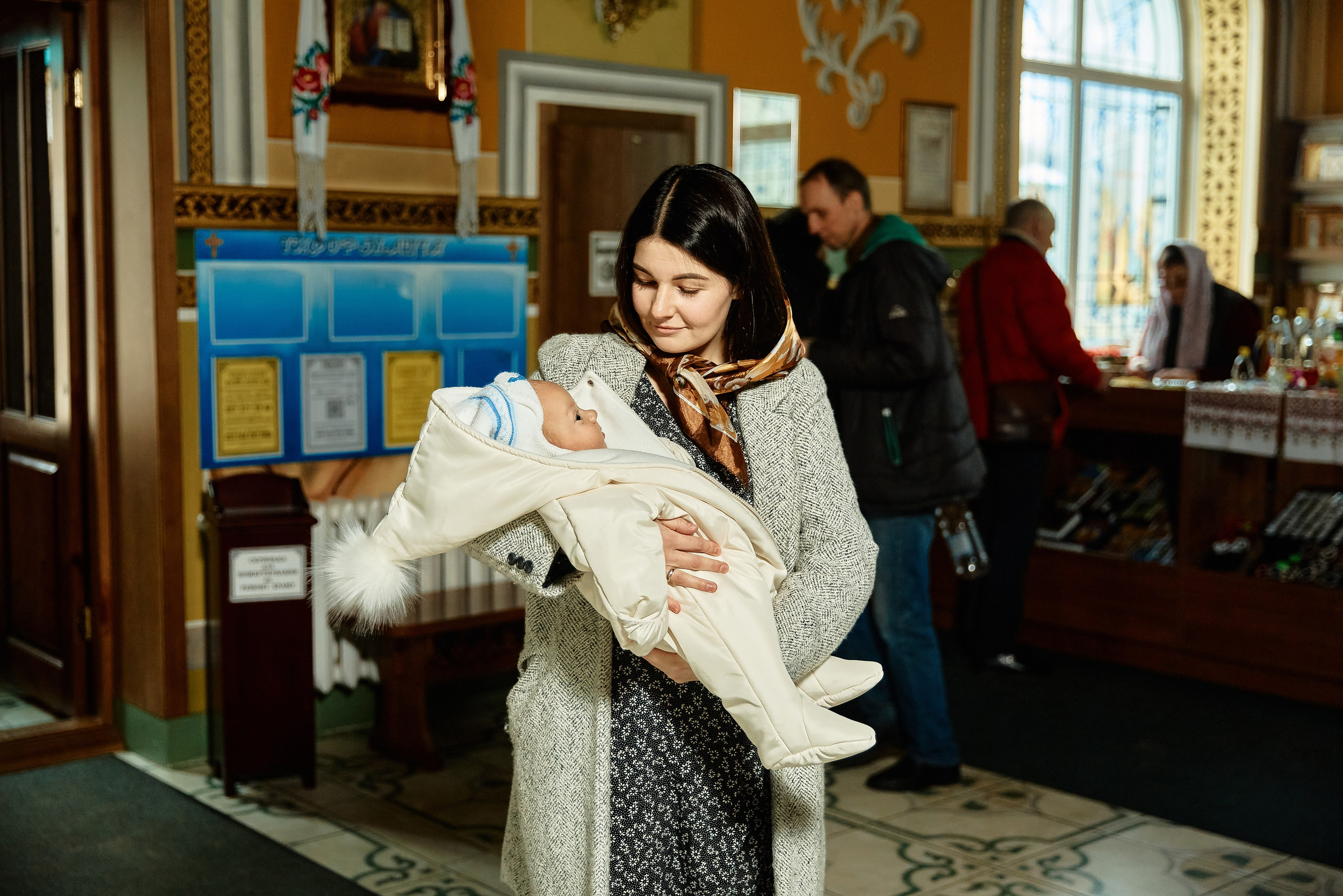 Зйомка хрестин у Дніпрі. Найкращі моменти цього таїнства