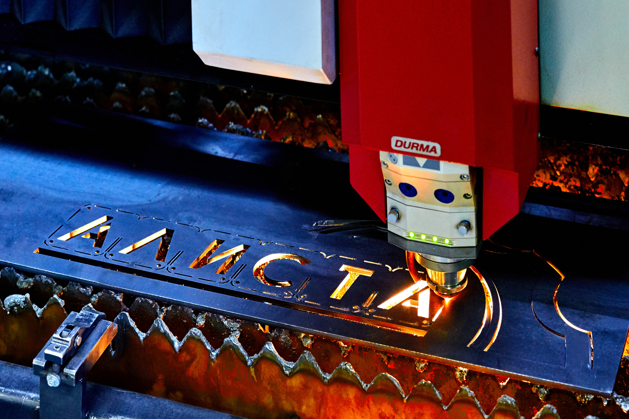 Рекламная съемка оборудования для компании "Алиста" Фото станков