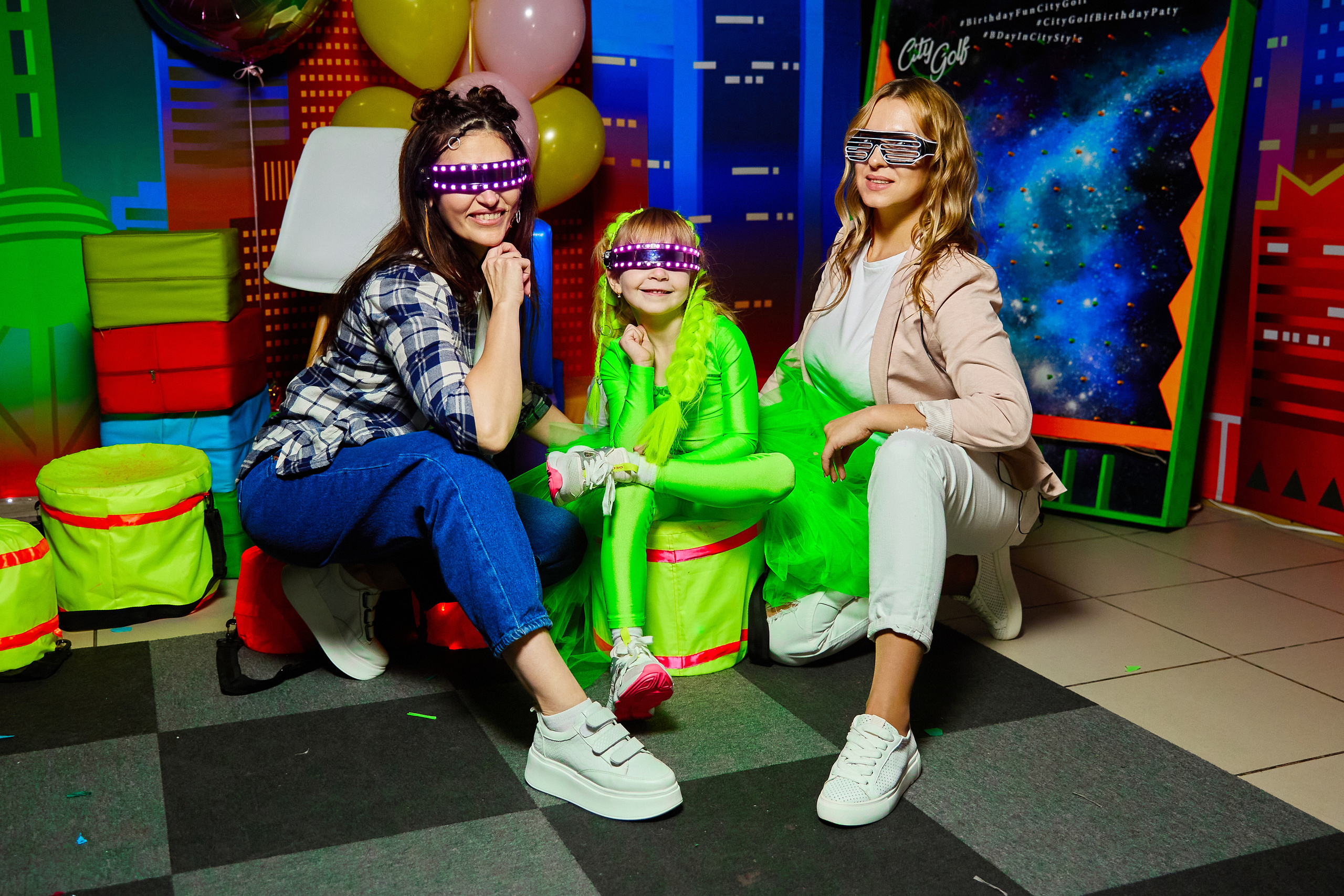 Фотограф на дитячий день народження у Дніпрі - неоновий клуб City Golf
