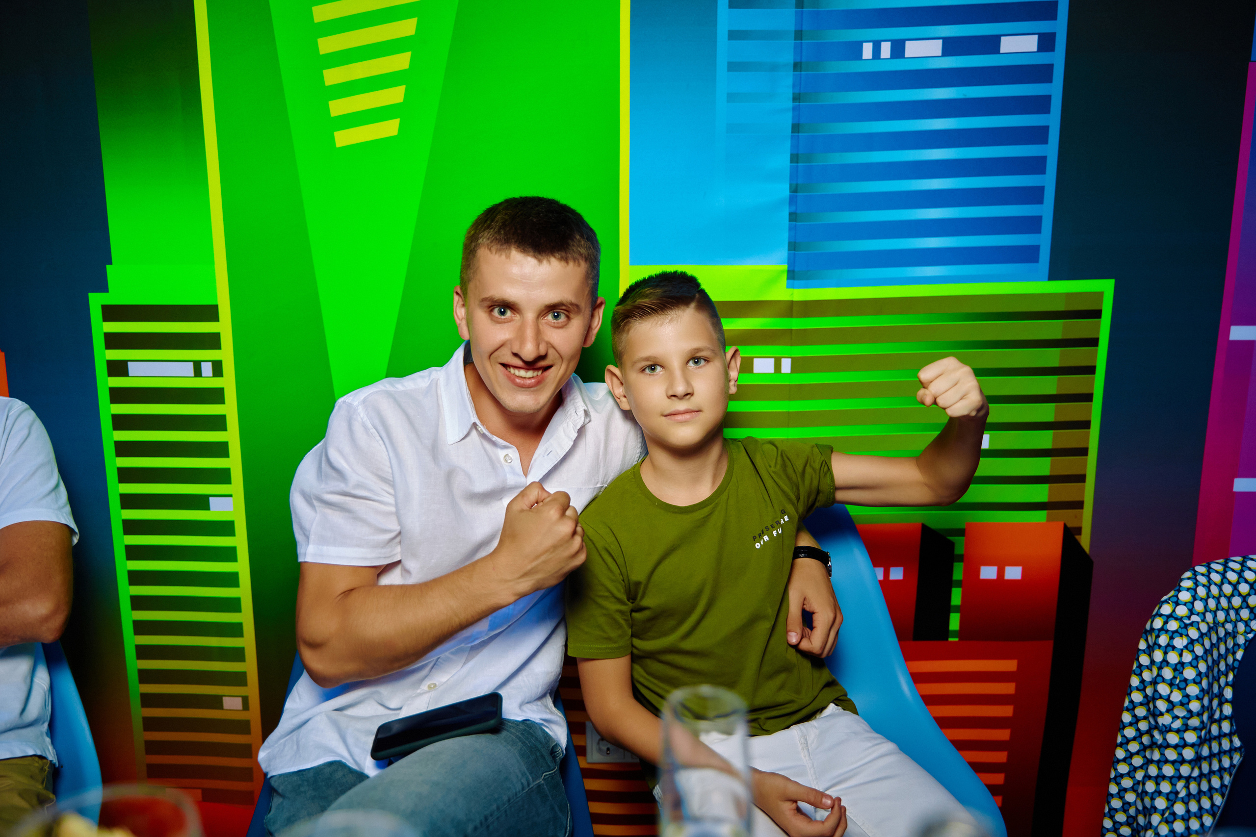 Фотограф на дитячий день народження у Дніпрі - неоновий клуб City Golf