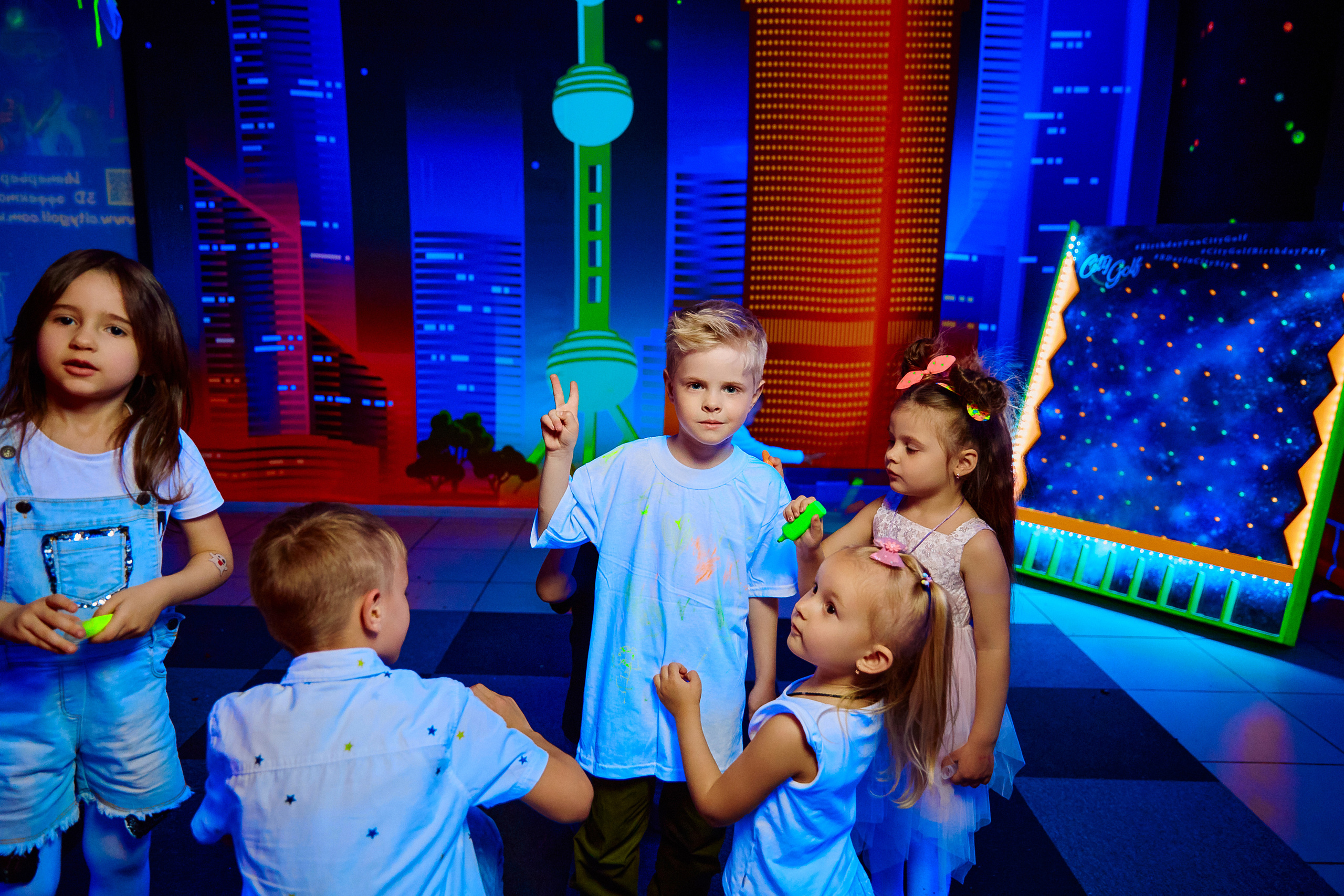 Фотограф на дитячий день народження у Дніпрі - неоновий клуб City Golf