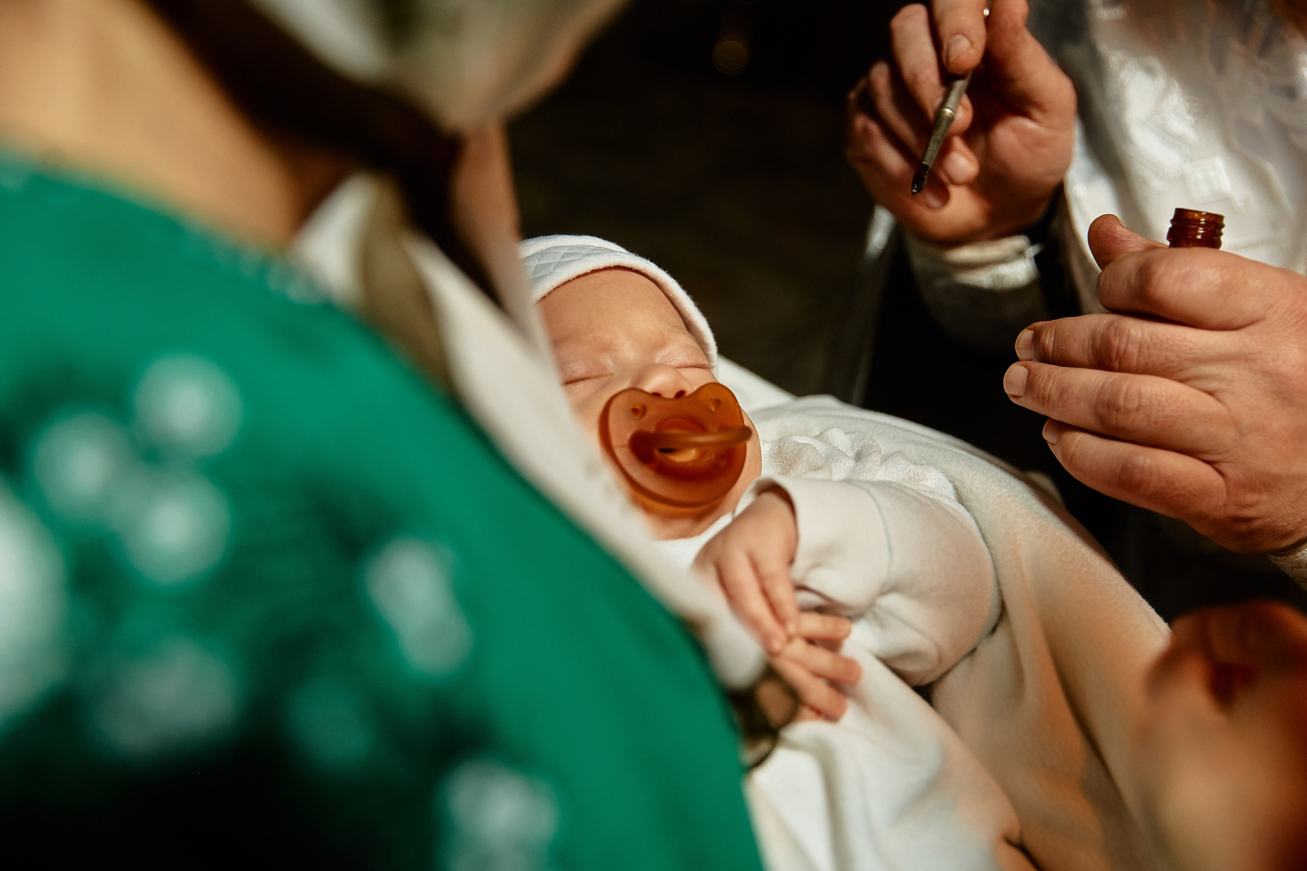 Зйомка хрестин у Дніпрі. Найкращі моменти цього таїнства