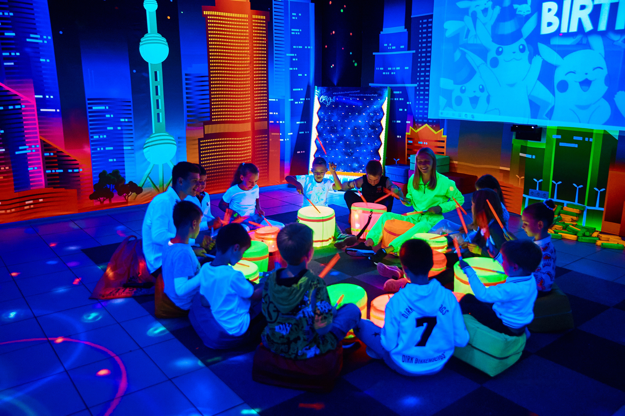 Фотограф на дитячий день народження у Дніпрі - неоновий клуб City Golf