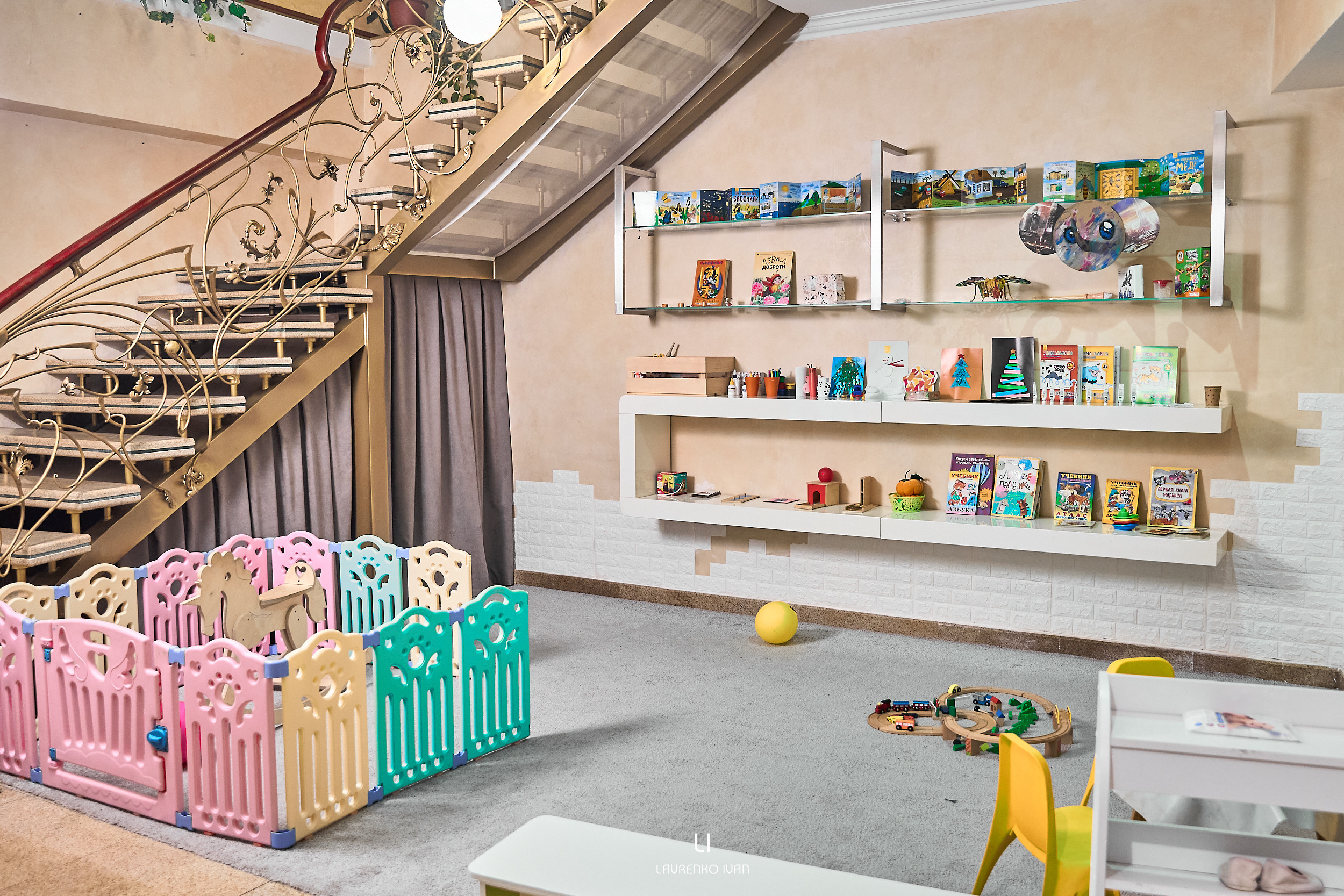 Зйомка інтер’єру дитячого центру ONE SEVEN LOUNGE