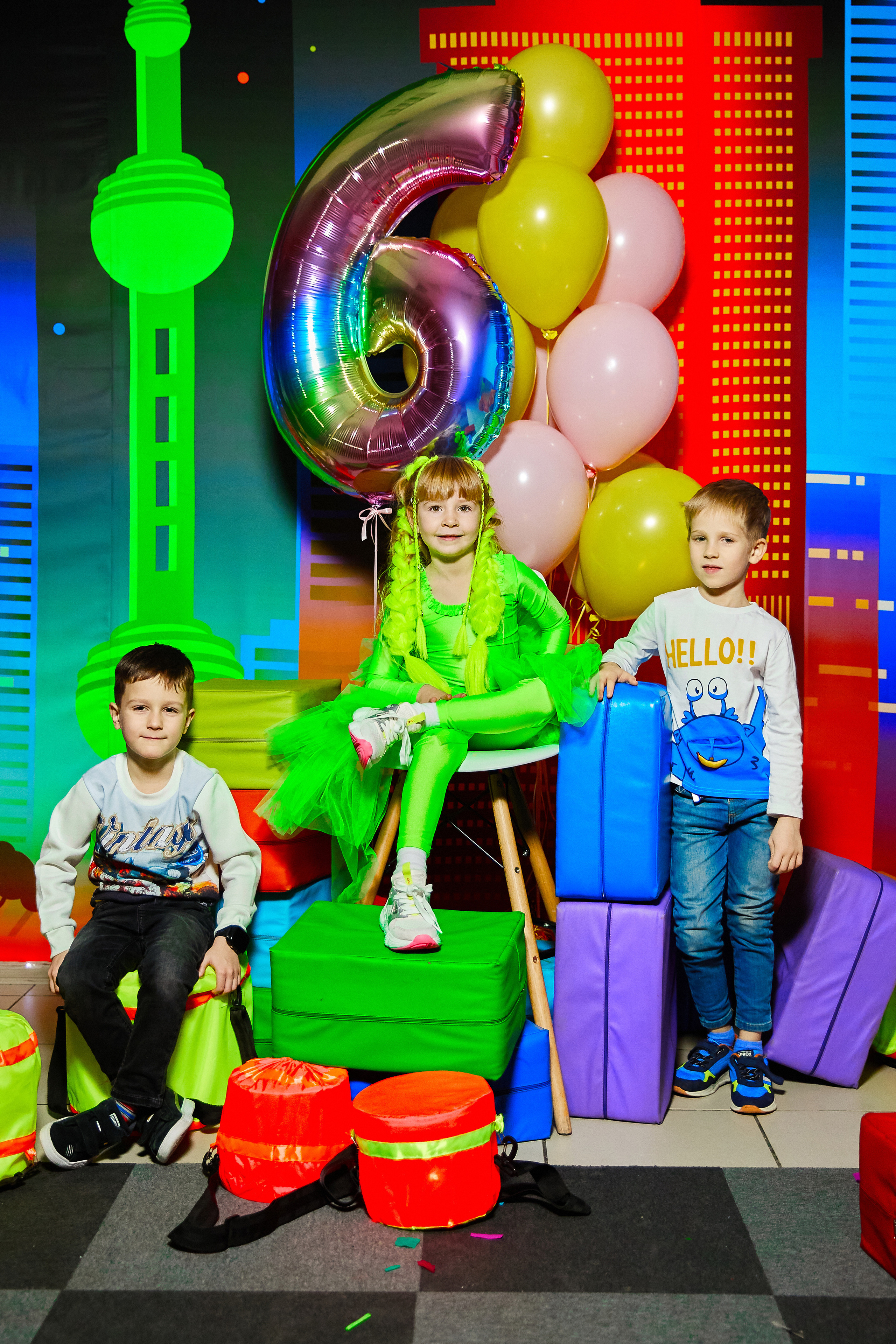 Фотограф на дитячий день народження у Дніпрі - неоновий клуб City Golf