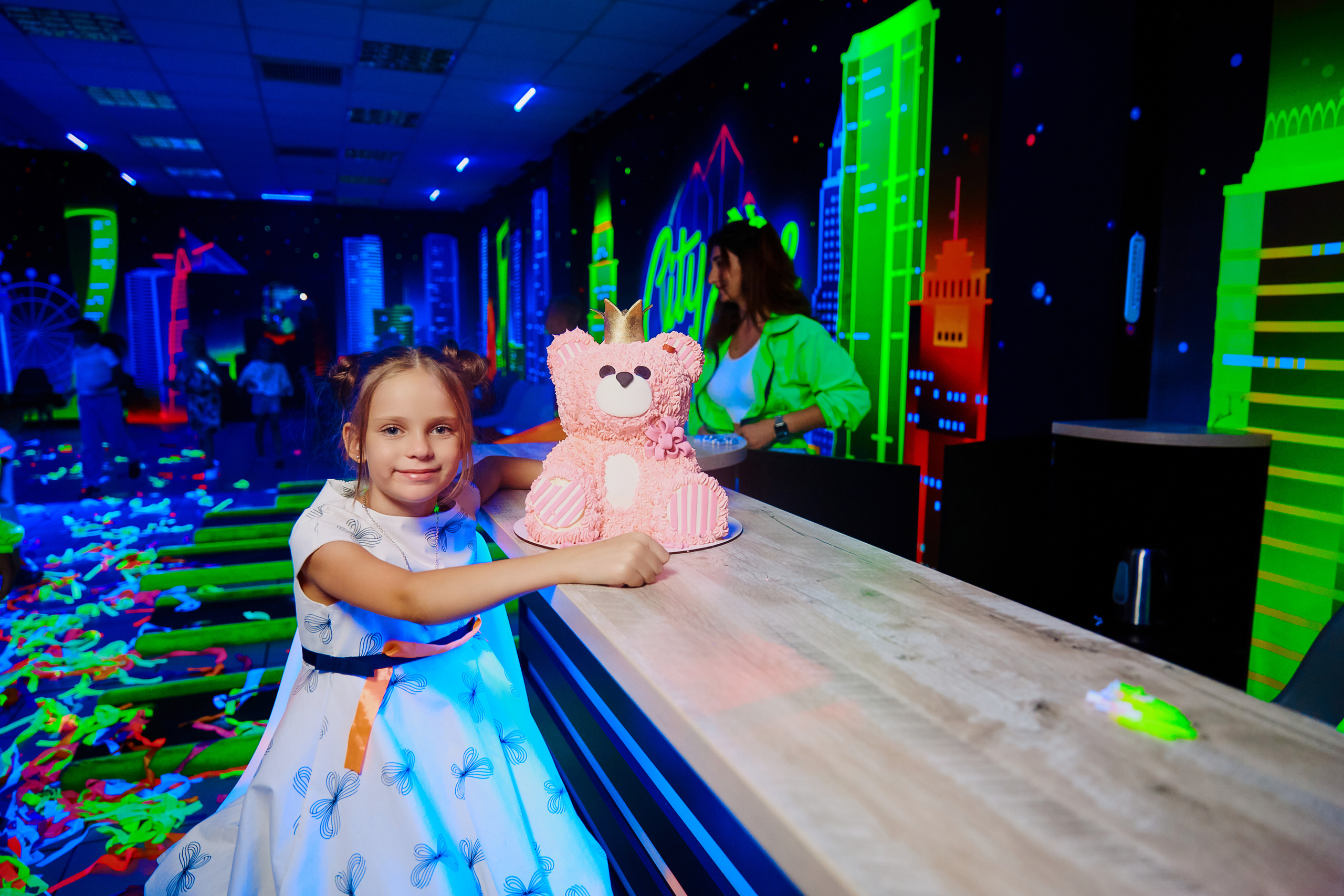 Фотограф на дитячий день народження у Дніпрі - неоновий клуб City Golf