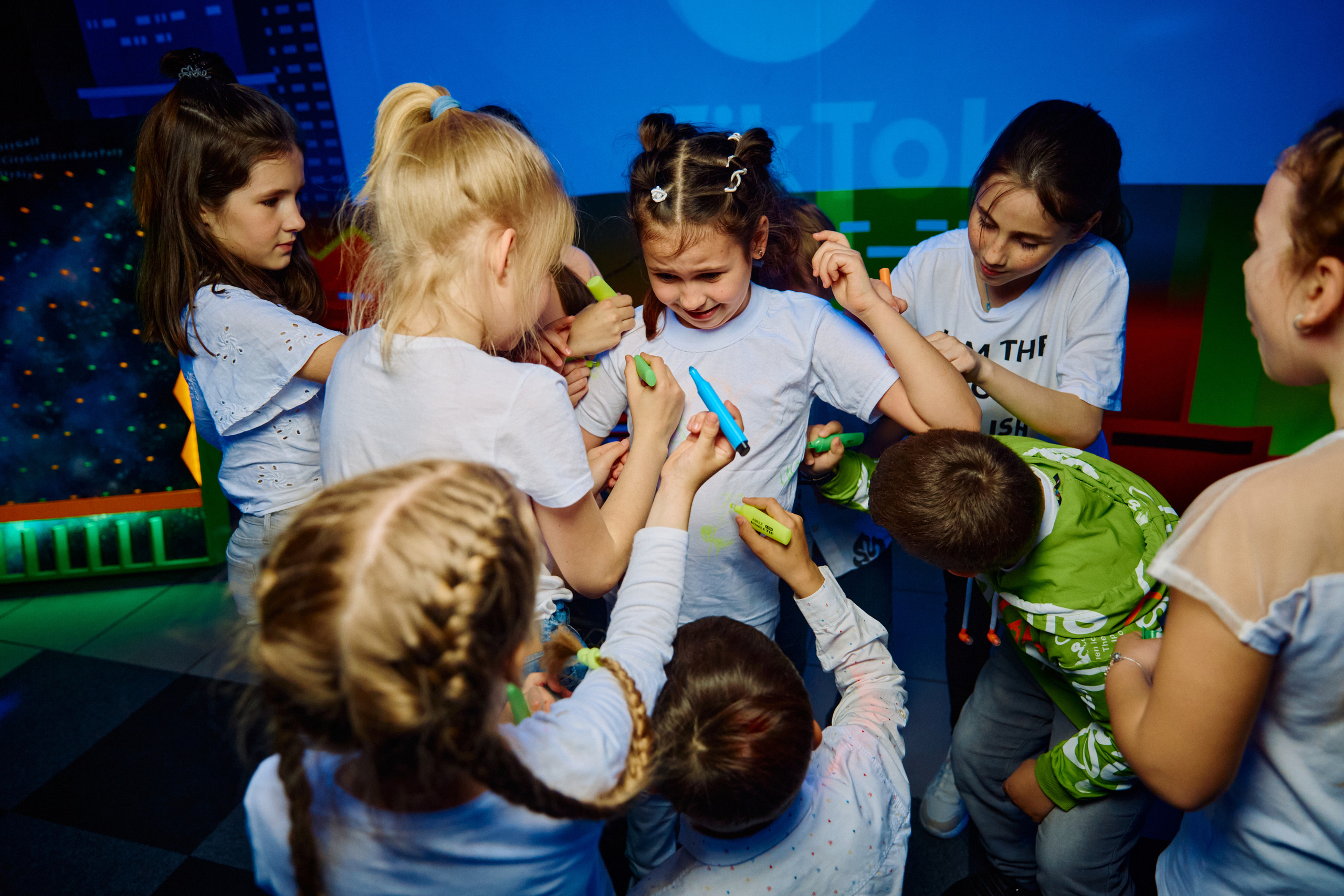 Фотограф на дитячий день народження у Дніпрі - неоновий клуб City Golf