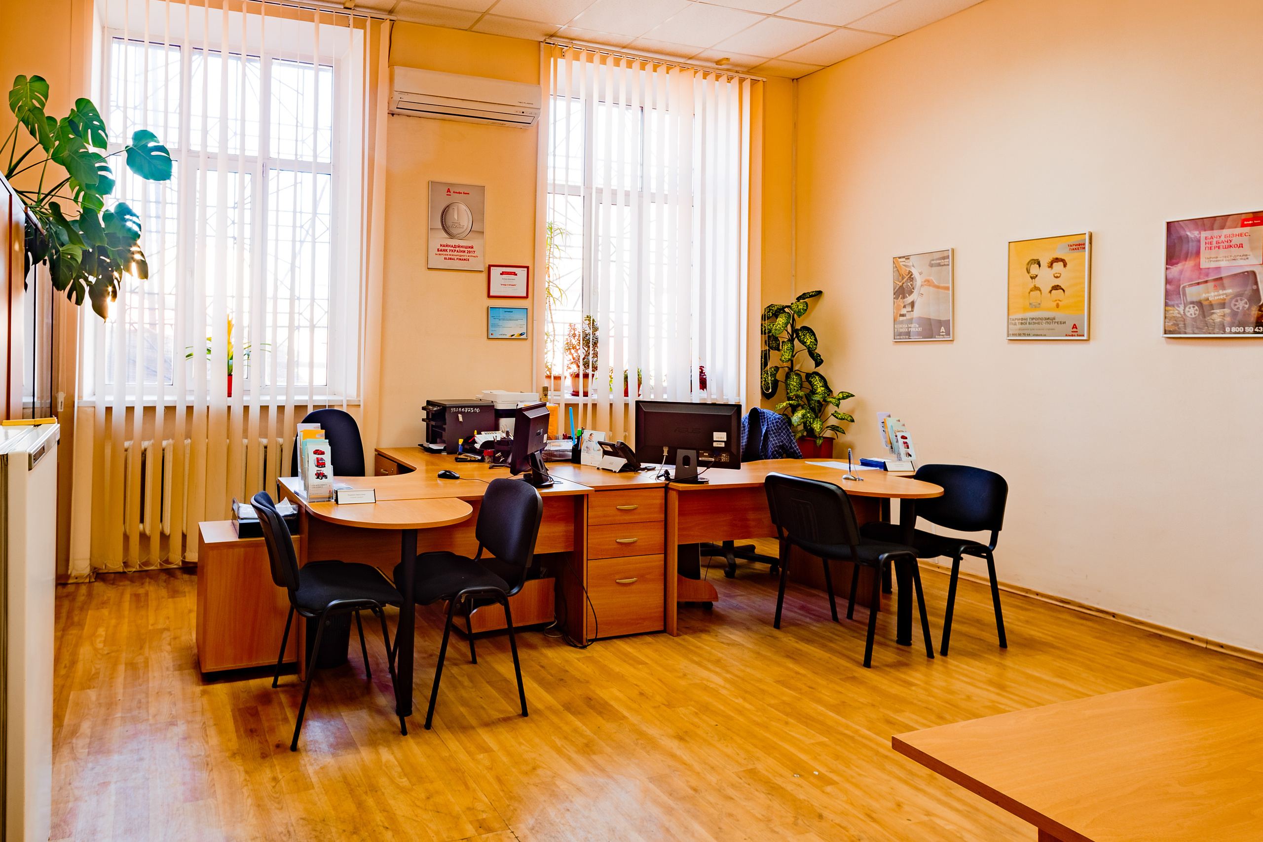 Фото приміщень для рекламних буклетів. Зйомка фасадів та інтер’єрів