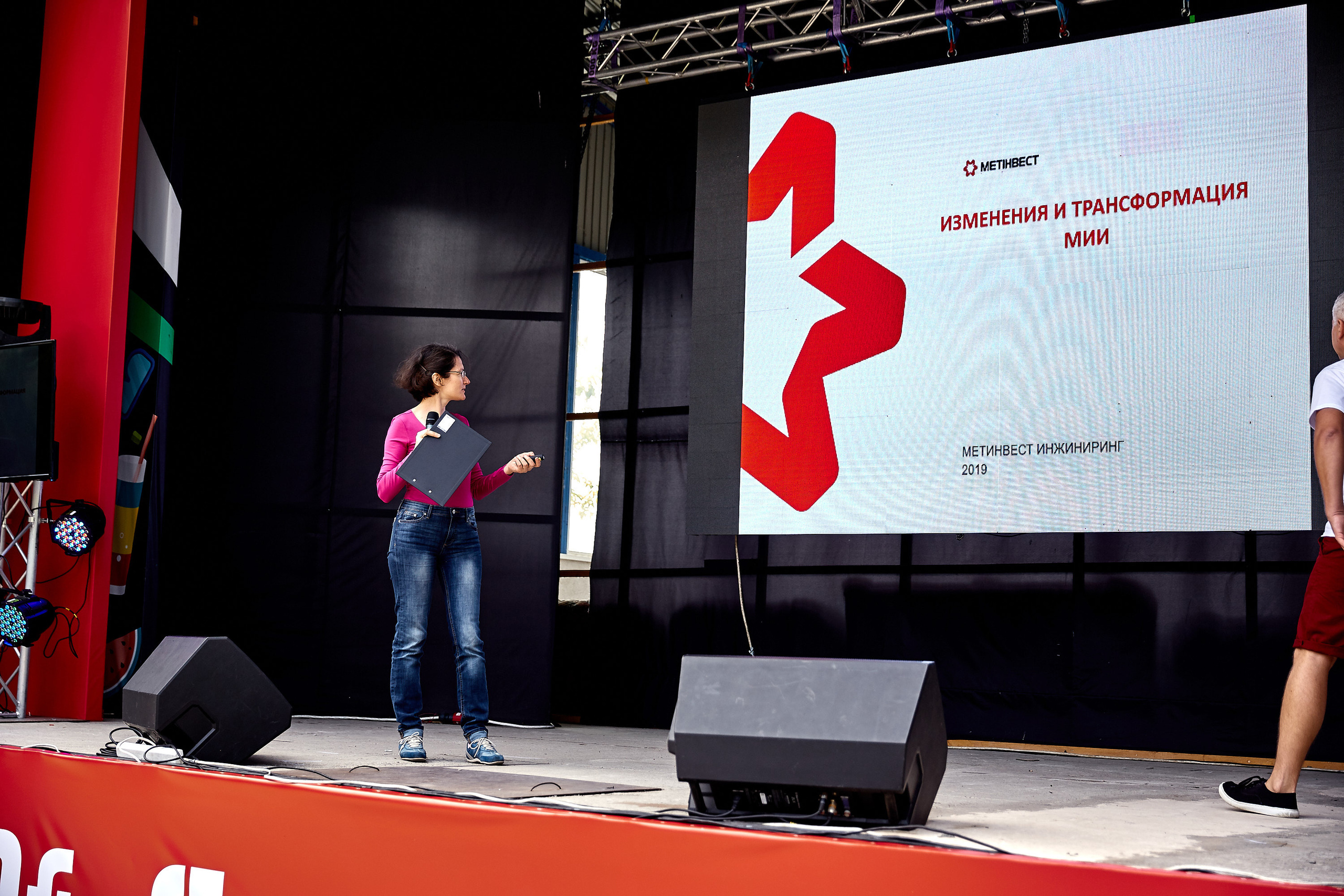 Репортажна фотосессія тимбілдингу для компанії Метінвест Інжинірінг