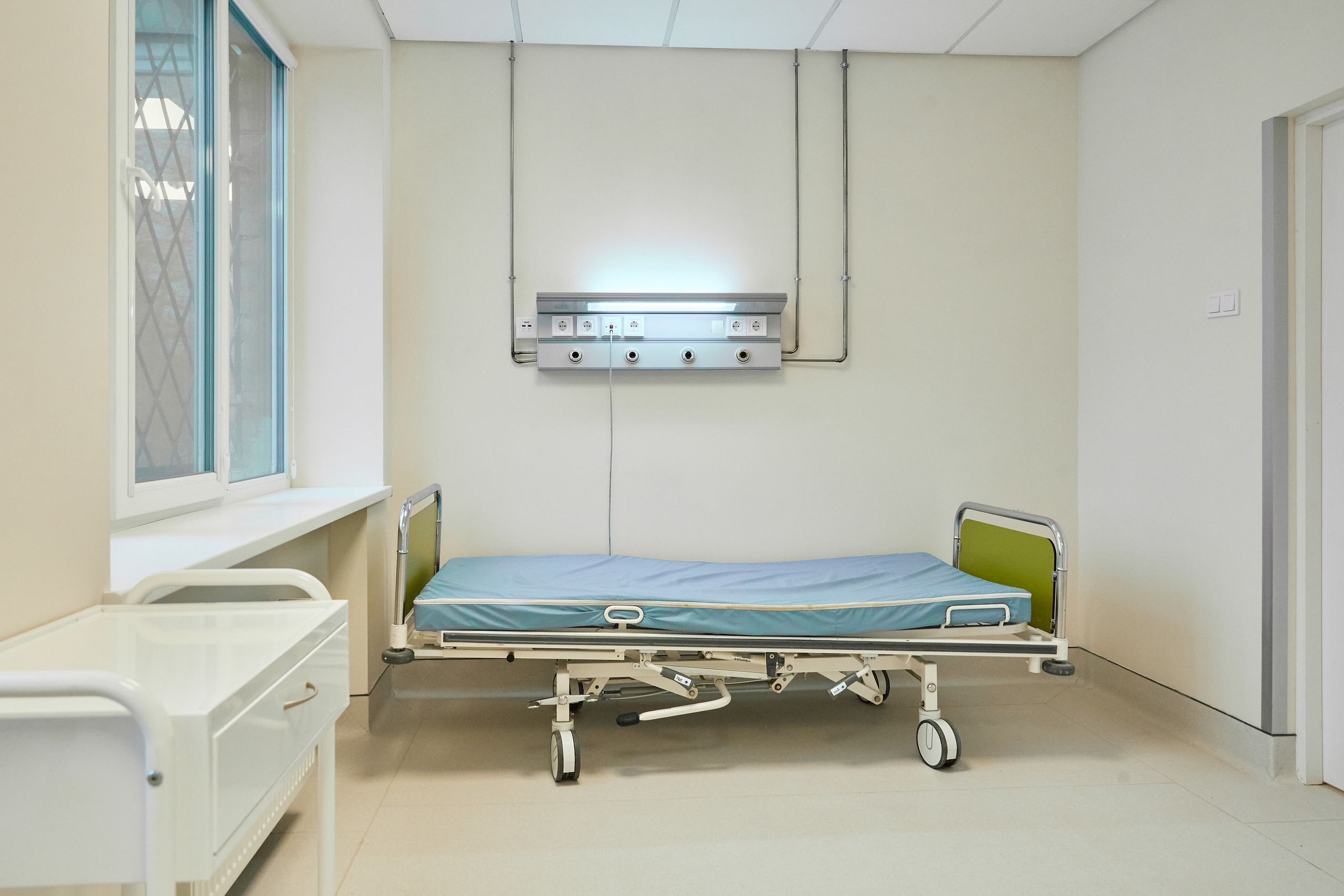 Интерьерное фото отделения интенсивной терапии, больницы г. Днепр