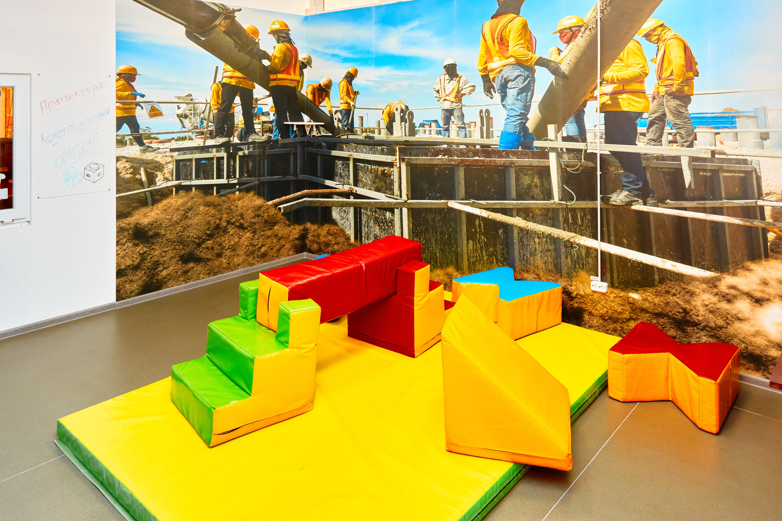 Інтер'єрна фотосесія Дніпро. Фото дитячого центру. Інтер'єрний фотограф у Дніпрі